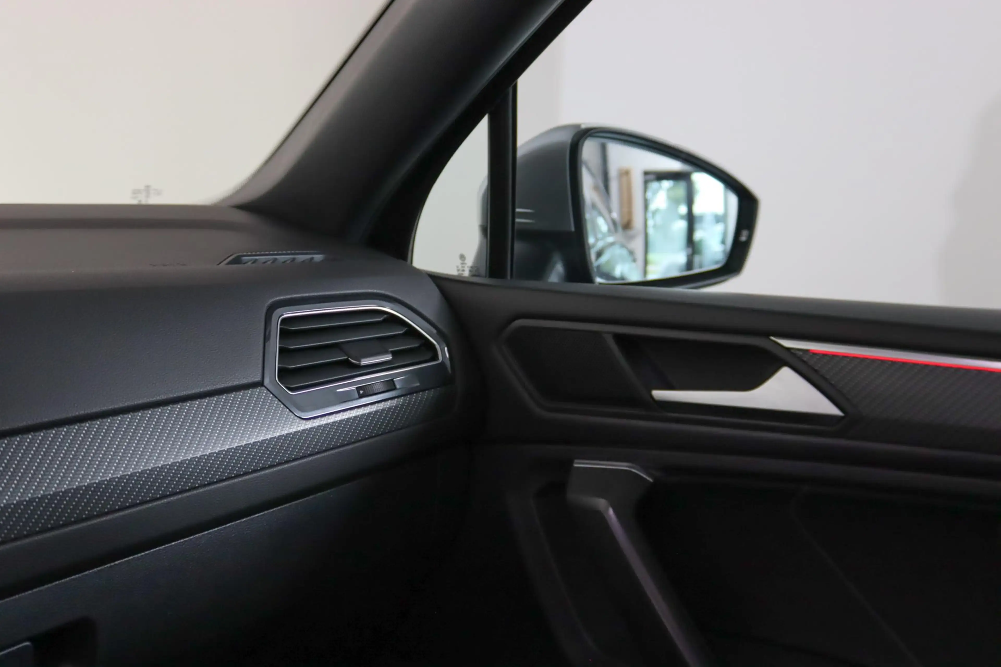 Volkswagen Tiguan Allspace 2.0 TSI 4Motion Highline R-Line 7-Persoons Panoram — photo 30