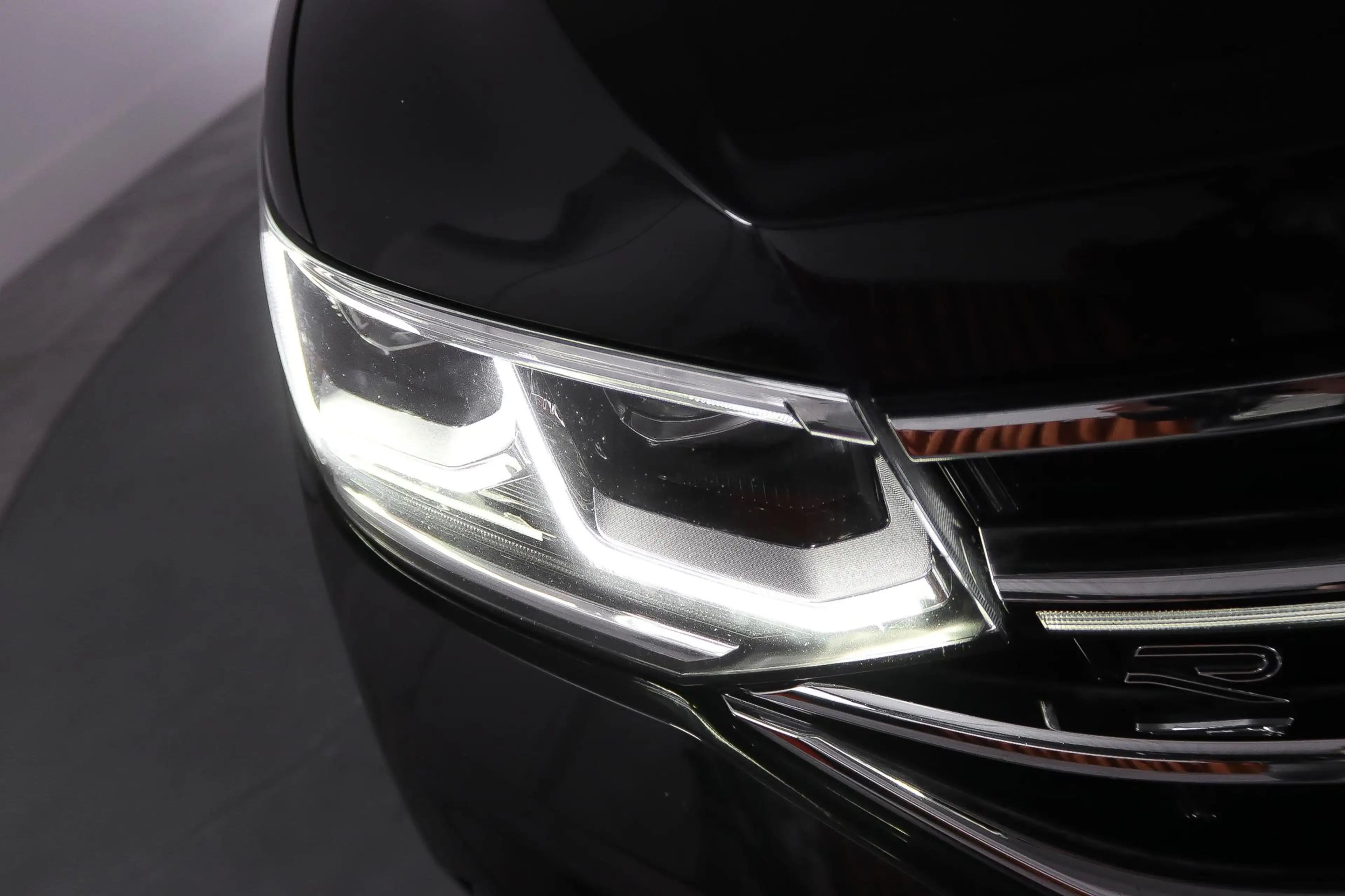 Volkswagen Tiguan Allspace 2.0 TSI 4Motion Highline R-Line 7-Persoons Panoram — photo 9