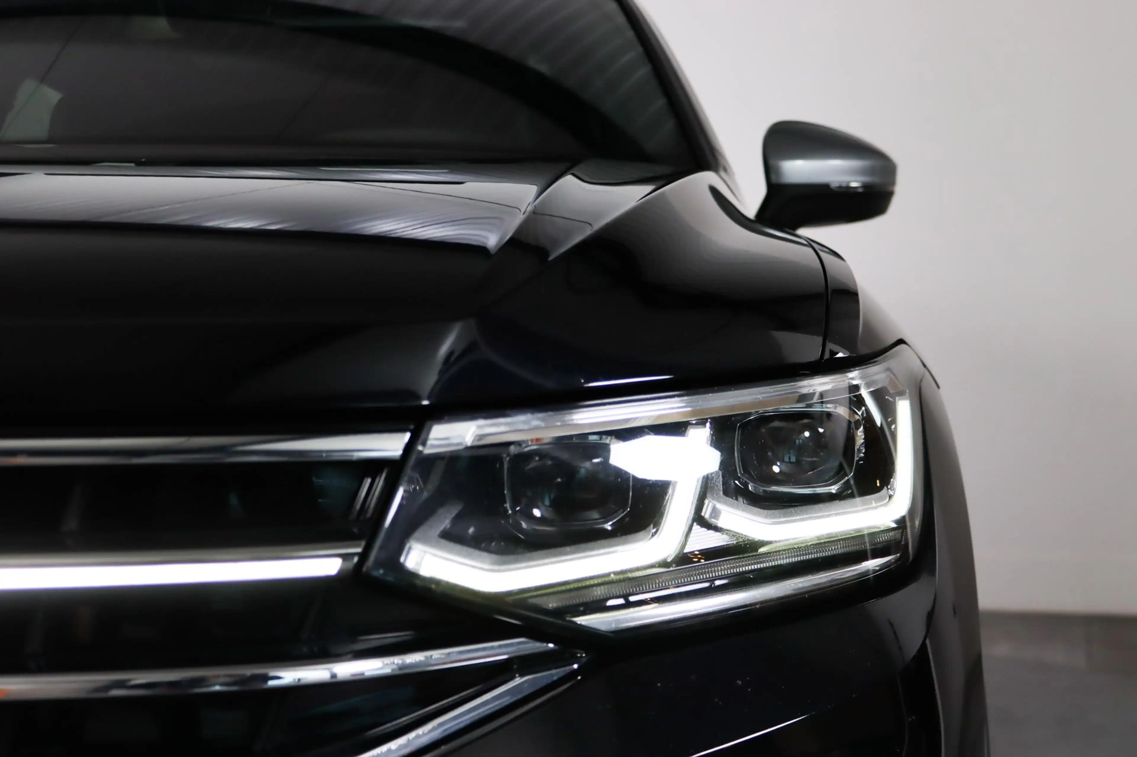 Volkswagen Tiguan Allspace 2.0 TSI 4Motion Highline R-Line 7-Persoons Panoram — photo 12