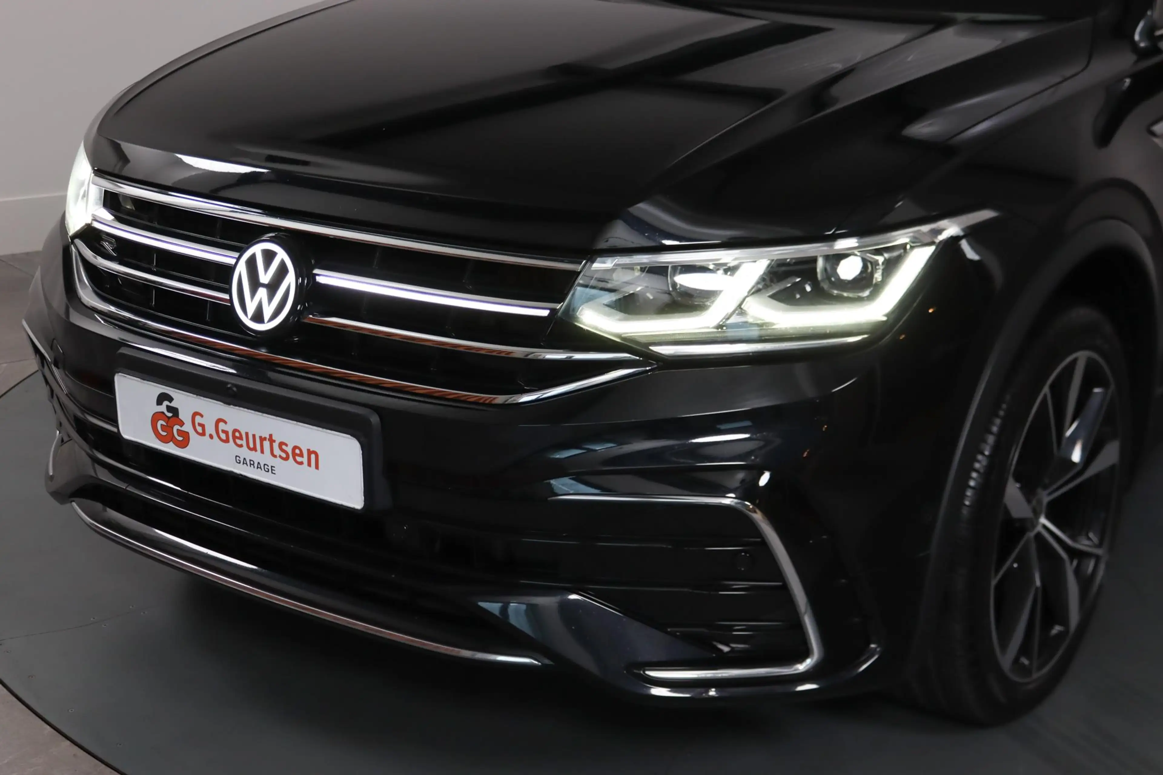 Volkswagen Tiguan Allspace 2.0 TSI 4Motion Highline R-Line 7-Persoons Panoram — photo 8