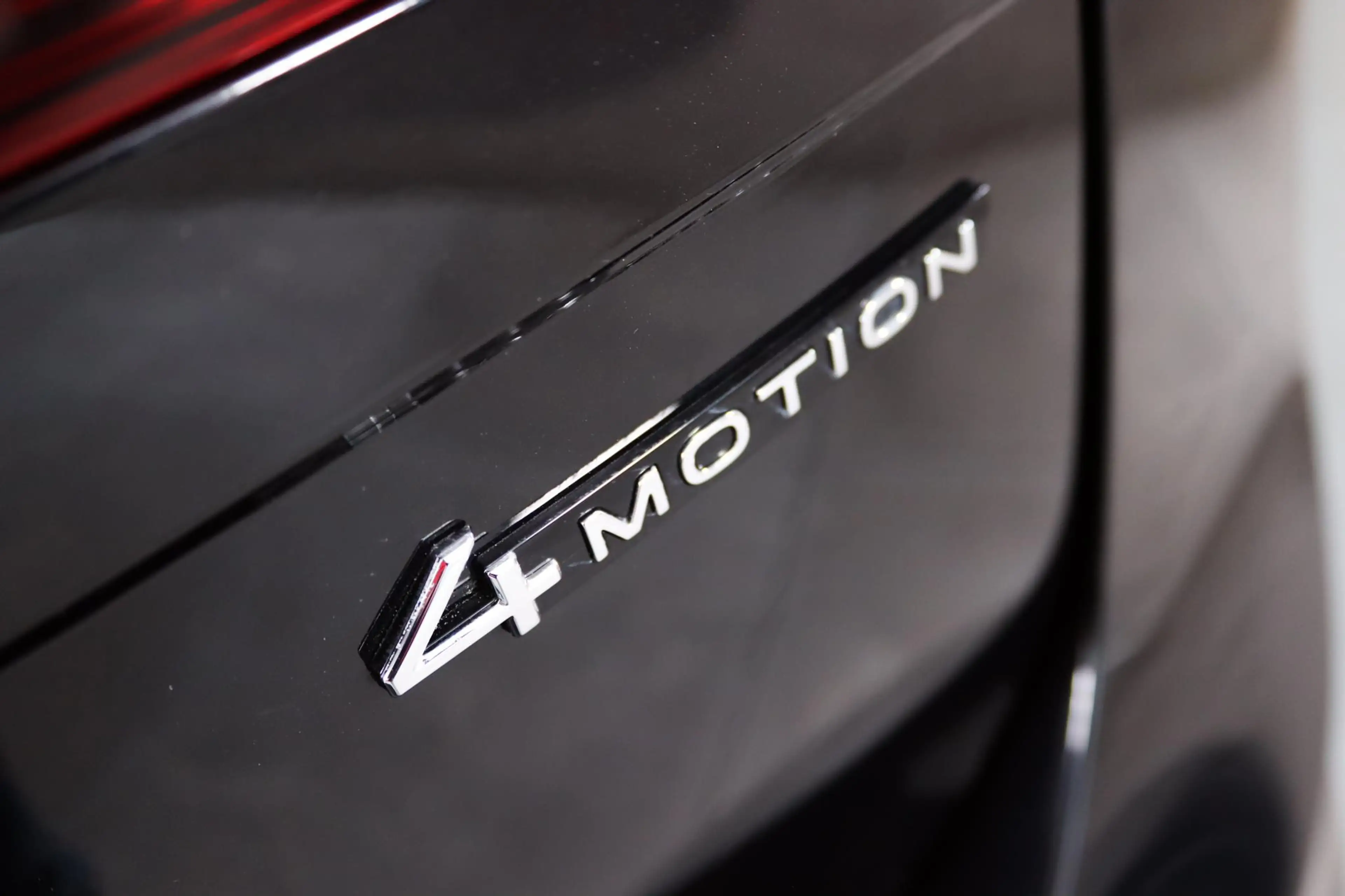 Volkswagen Tiguan Allspace 2.0 TSI 4Motion Highline R-Line 7-Persoons Panoram — photo 18