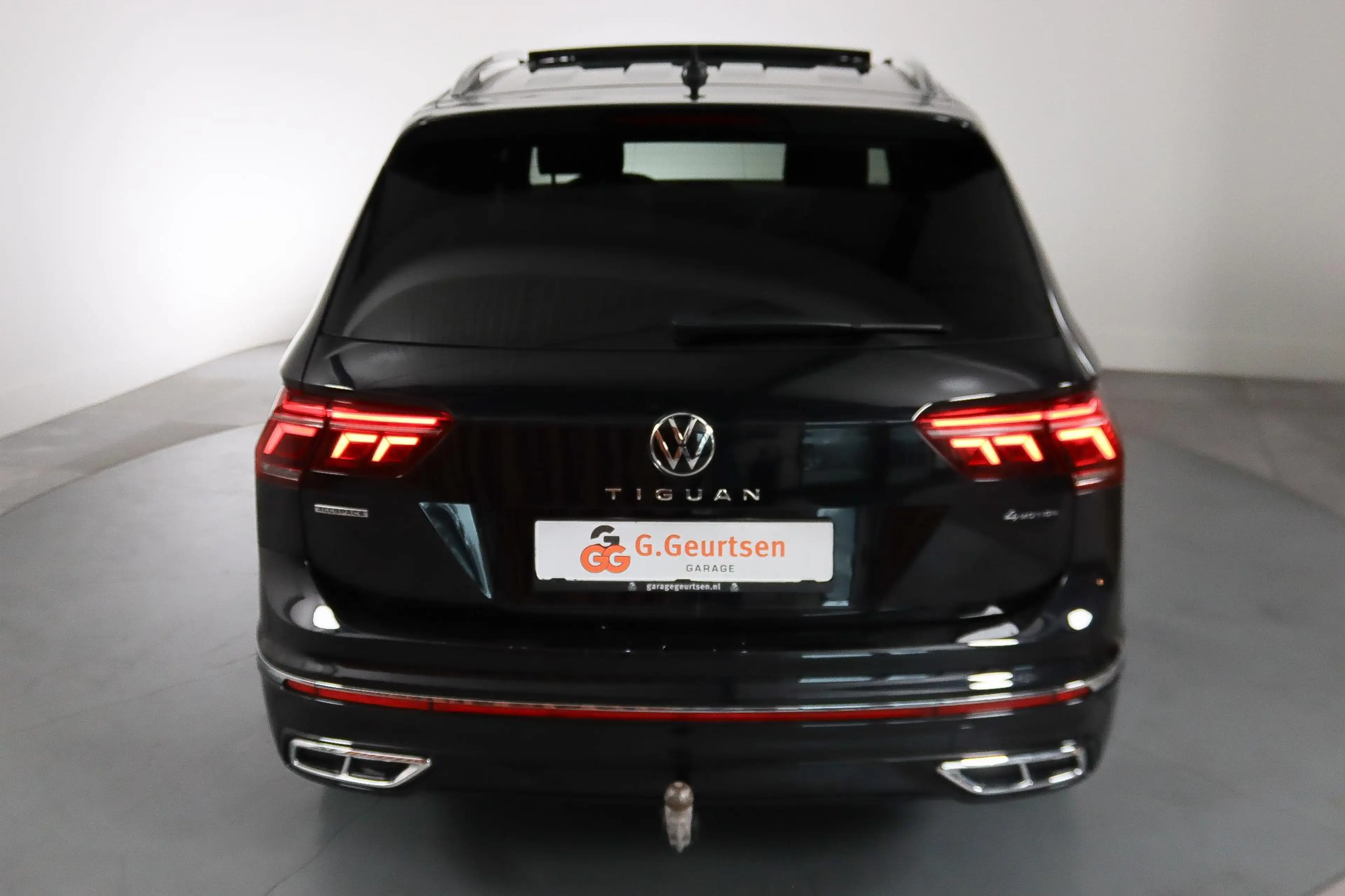 Volkswagen Tiguan Allspace 2.0 TSI 4Motion Highline R-Line 7-Persoons Panoram — photo 15