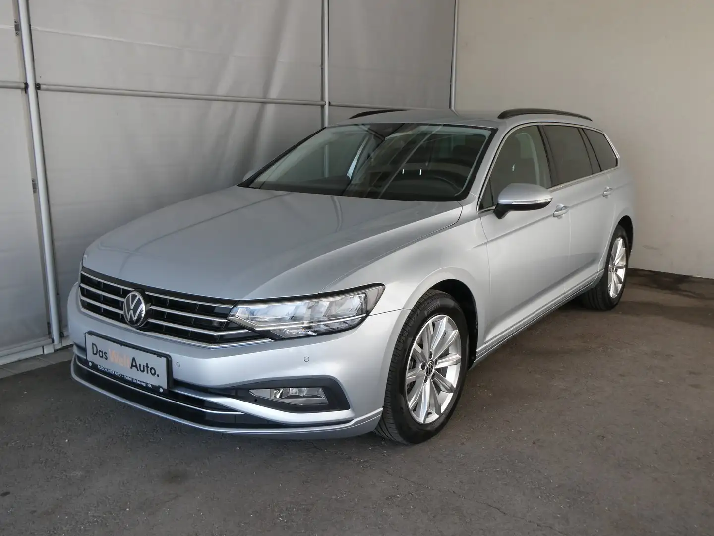 Volkswagen Passat Variant Business TDI 4MOTION DSG Silber - 1