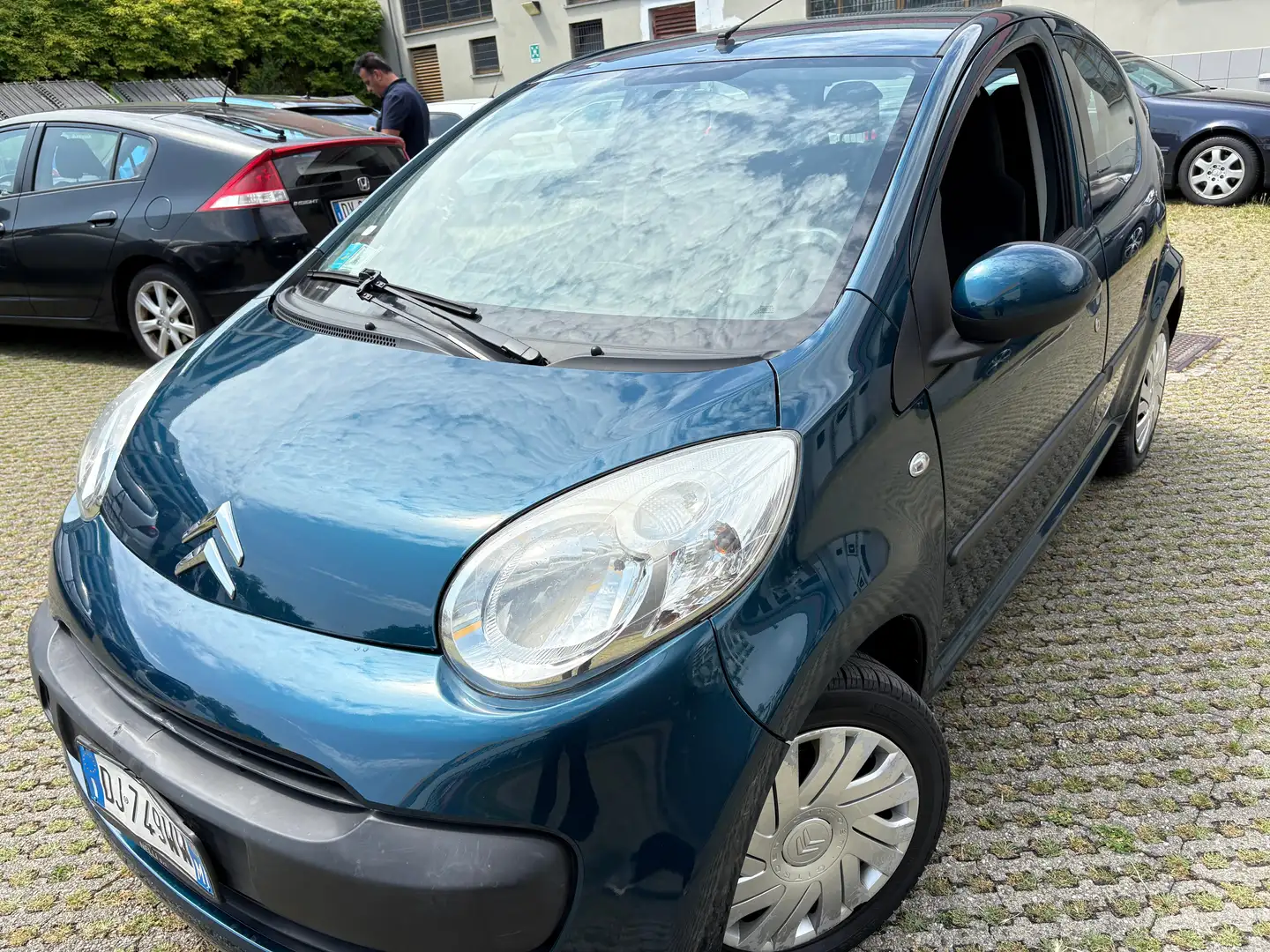 Toyota Aygo 5p 1.0 Sol ideale per neopatentati Zwart - 1