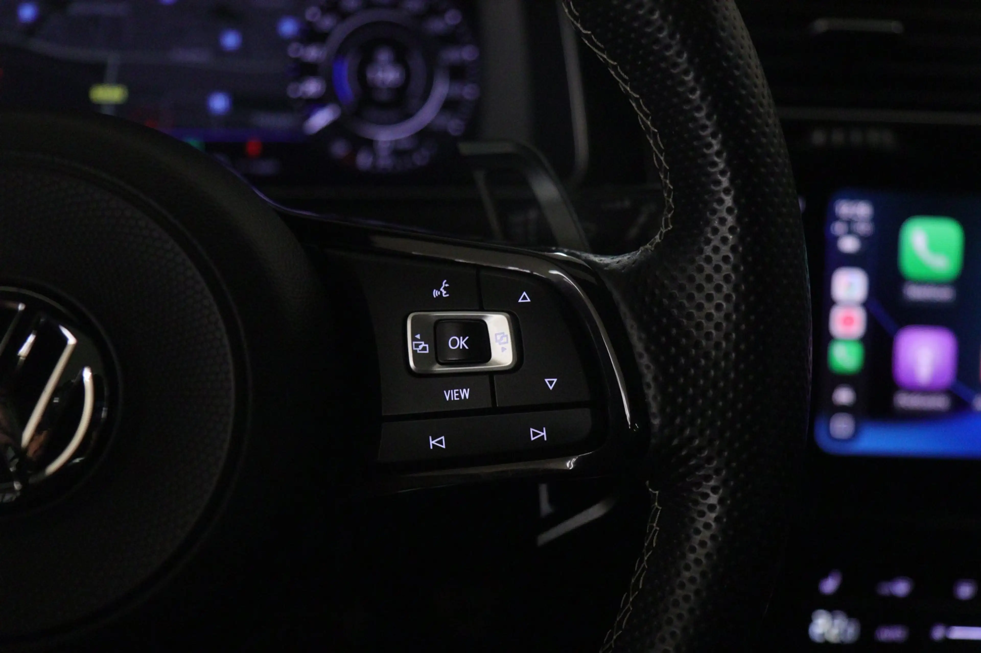 Volkswagen Golf Variant 2.0 TSI 4Motion R /PANO/AKRA/ACC/DCC/DYNAUDIO/SFEE — photo 18