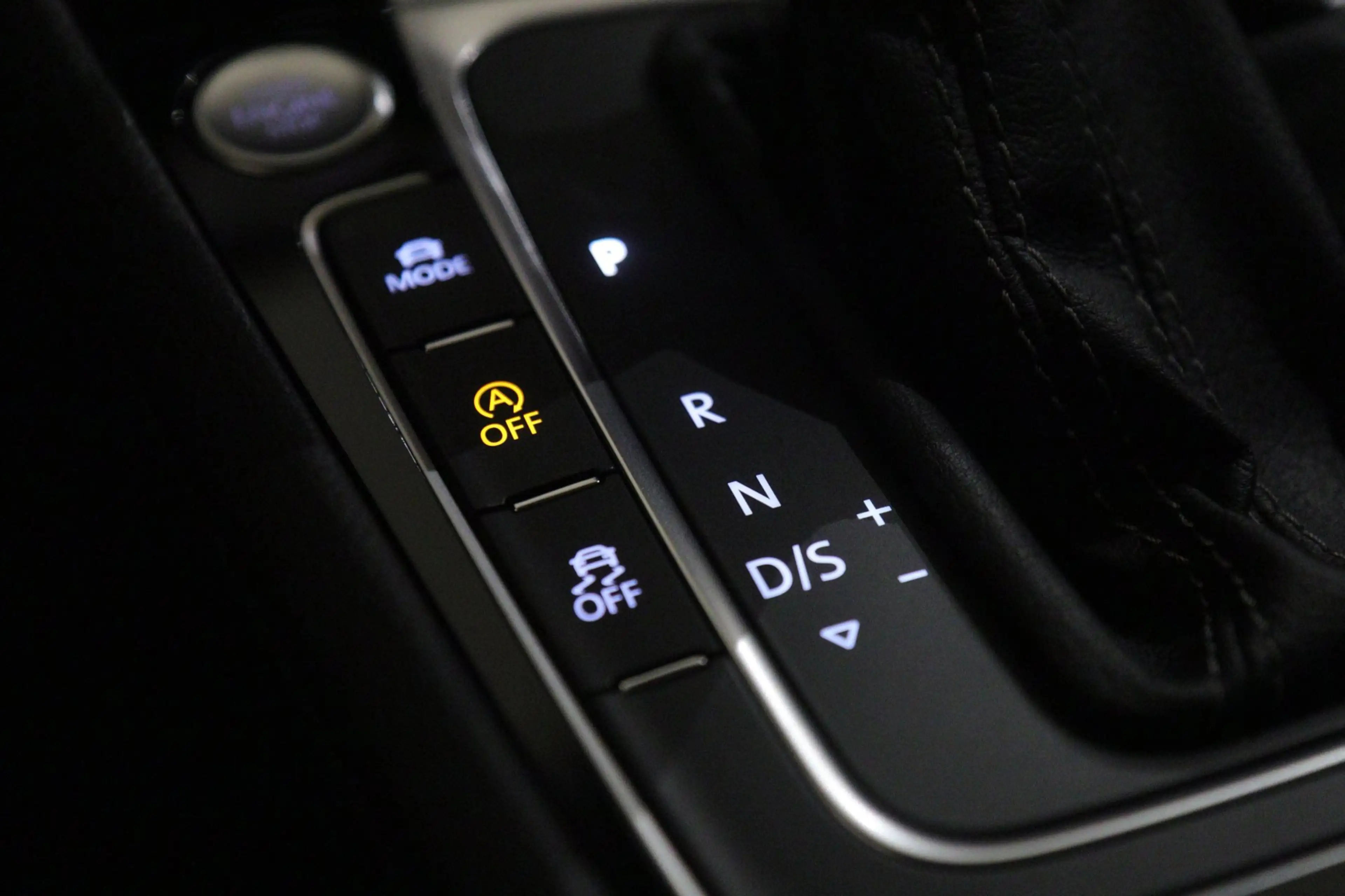 Volkswagen Golf Variant 2.0 TSI 4Motion R /PANO/AKRA/ACC/DCC/DYNAUDIO/SFEE — photo 50