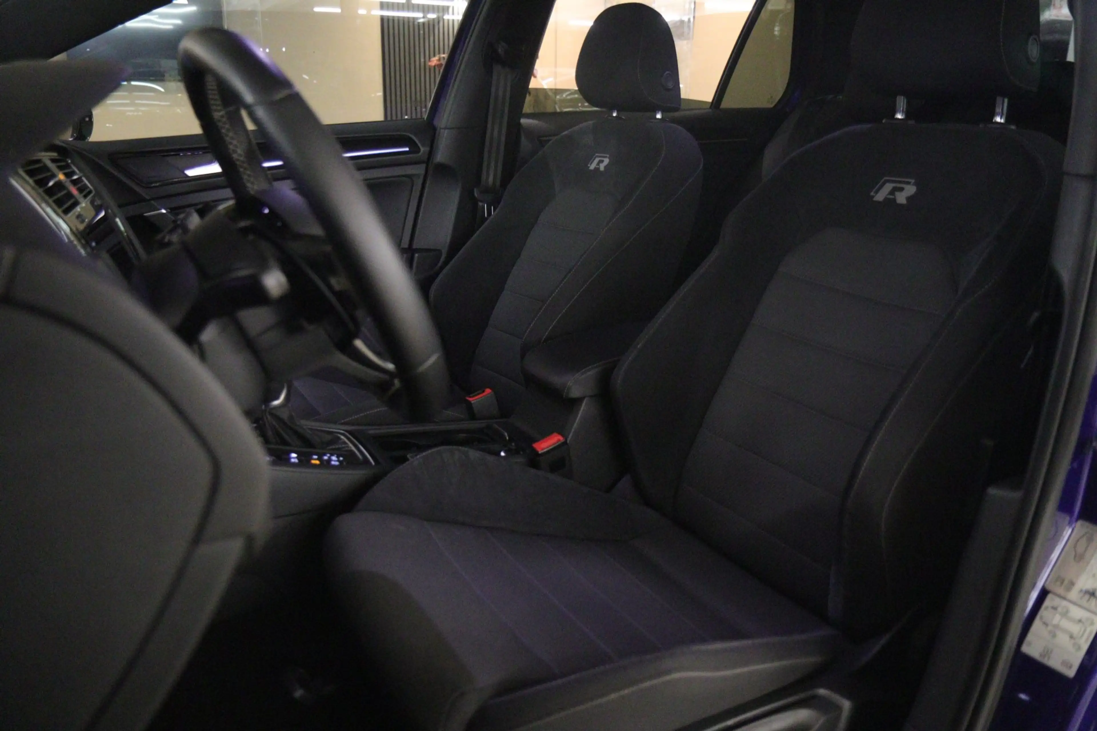 Volkswagen Golf Variant 2.0 TSI 4Motion R /PANO/AKRA/ACC/DCC/DYNAUDIO/SFEE — photo 12