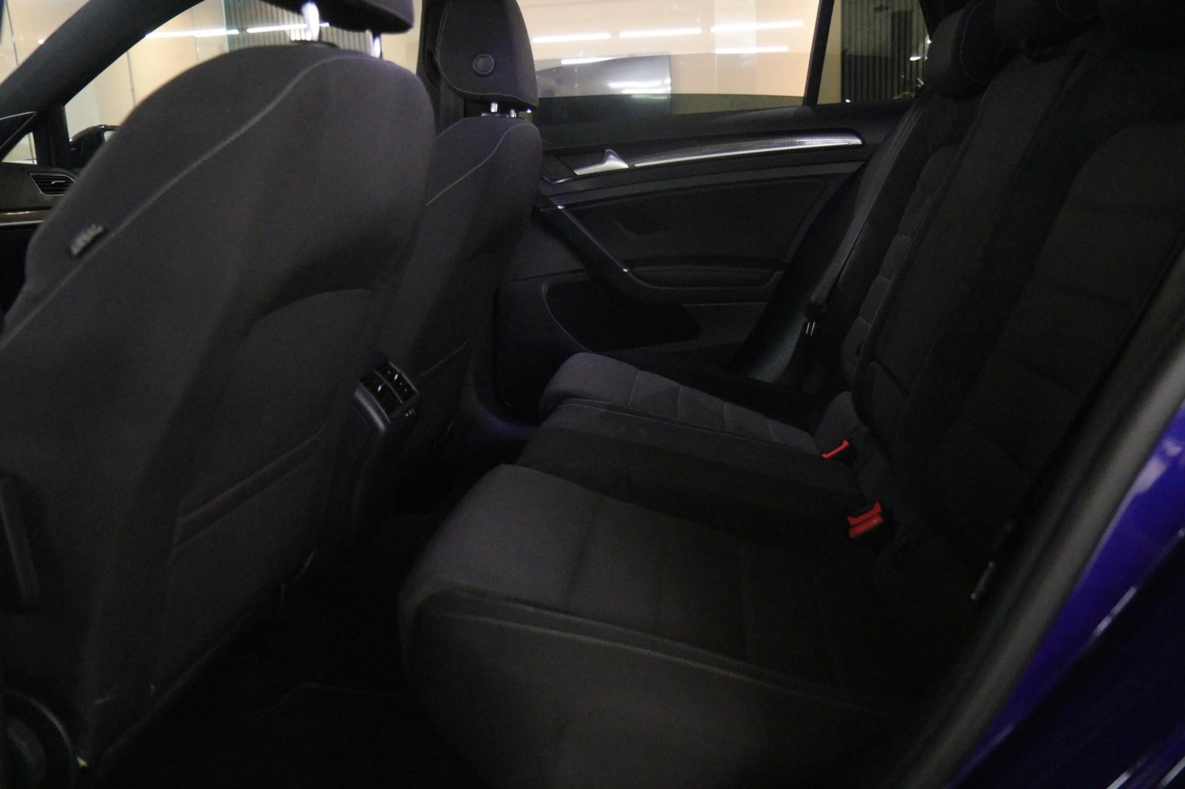 Volkswagen Golf Variant 2.0 TSI 4Motion R /PANO/AKRA/ACC/DCC/DYNAUDIO/SFEE — photo 14