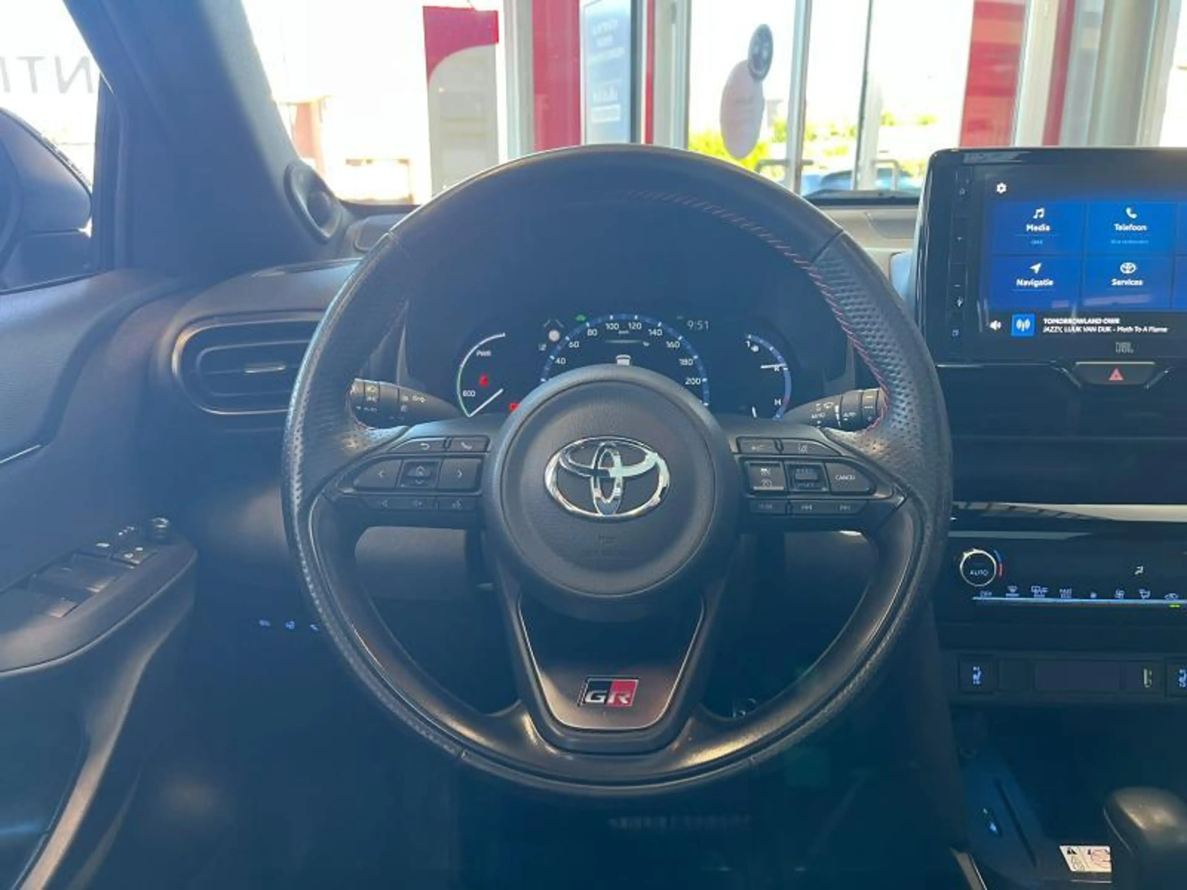 Toyota Yaris Cross GR Sport Bi-tone — photo 10