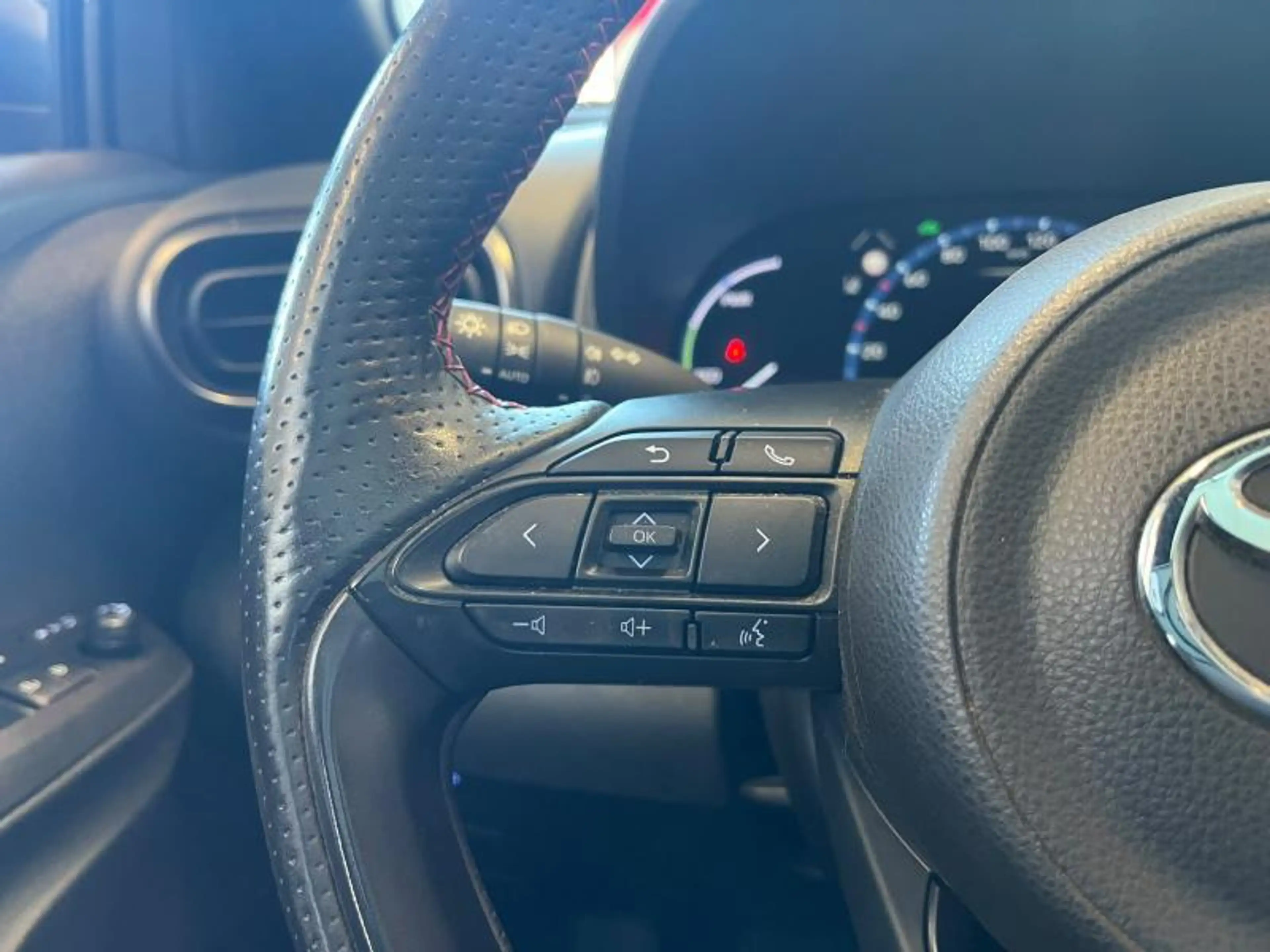 Toyota Yaris Cross GR Sport Bi-tone — photo 11