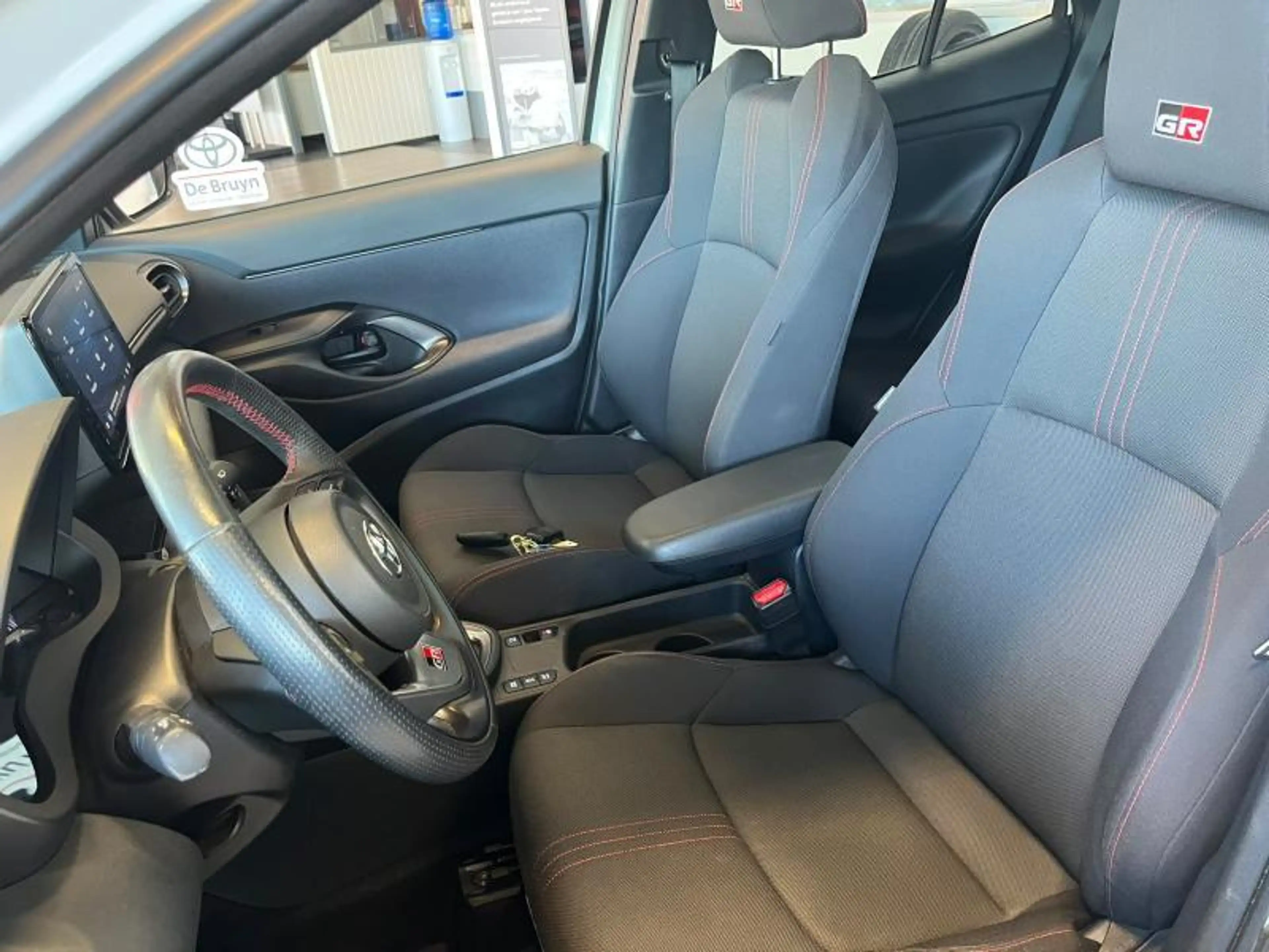 Toyota Yaris Cross GR Sport Bi-tone — photo 7