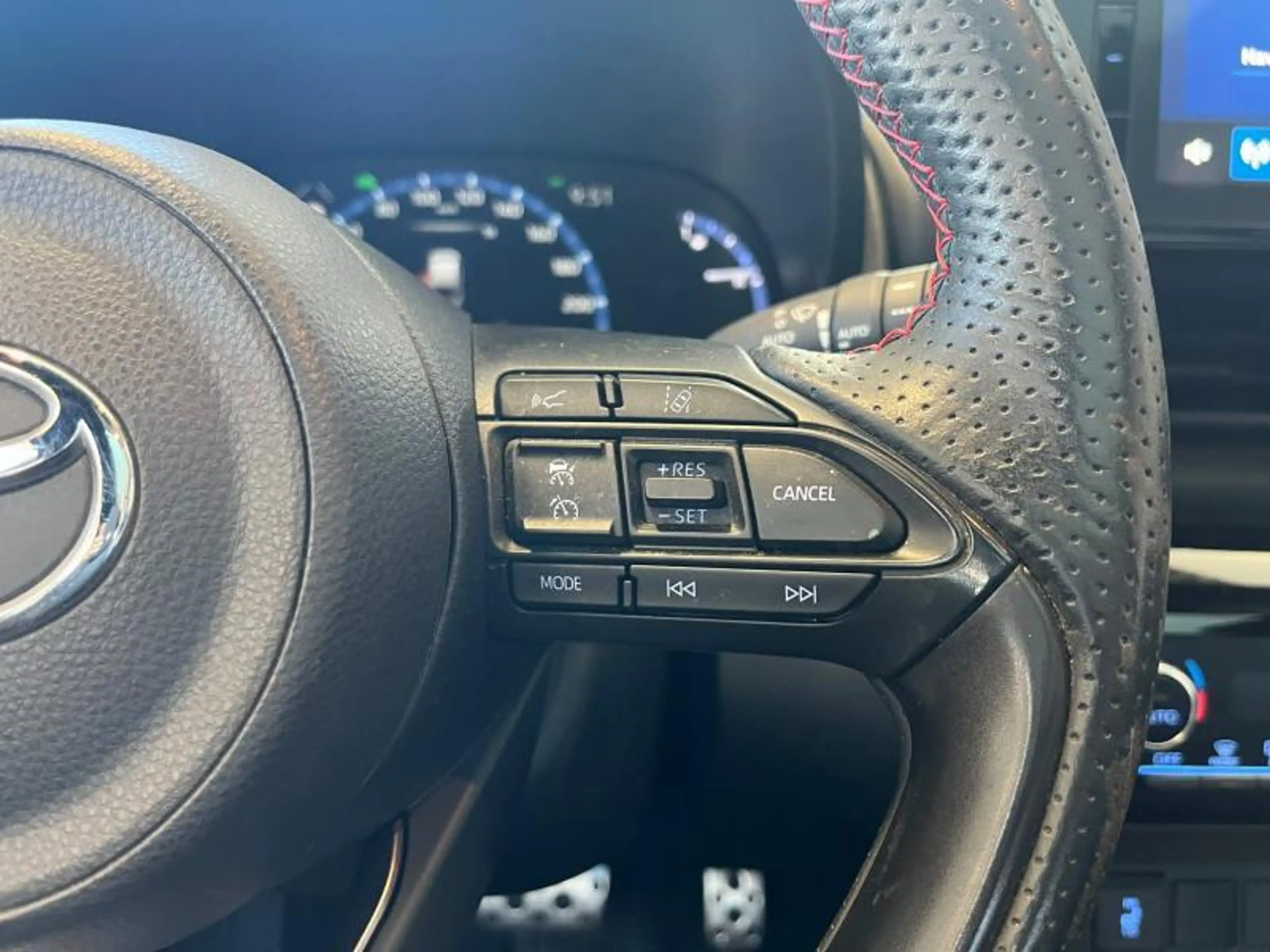 Toyota Yaris Cross GR Sport Bi-tone — photo 12