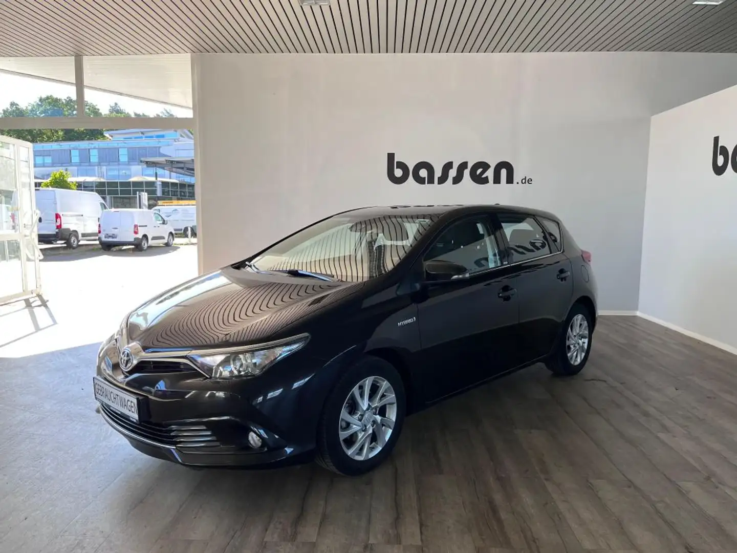 Toyota Auris 1.8 VVT-i Hybrid Automatik Edition-S Zwart - 2