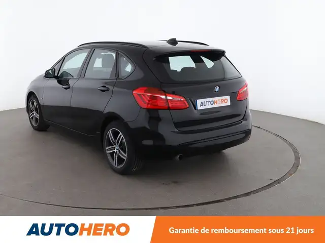 BMW 2 Series view 4