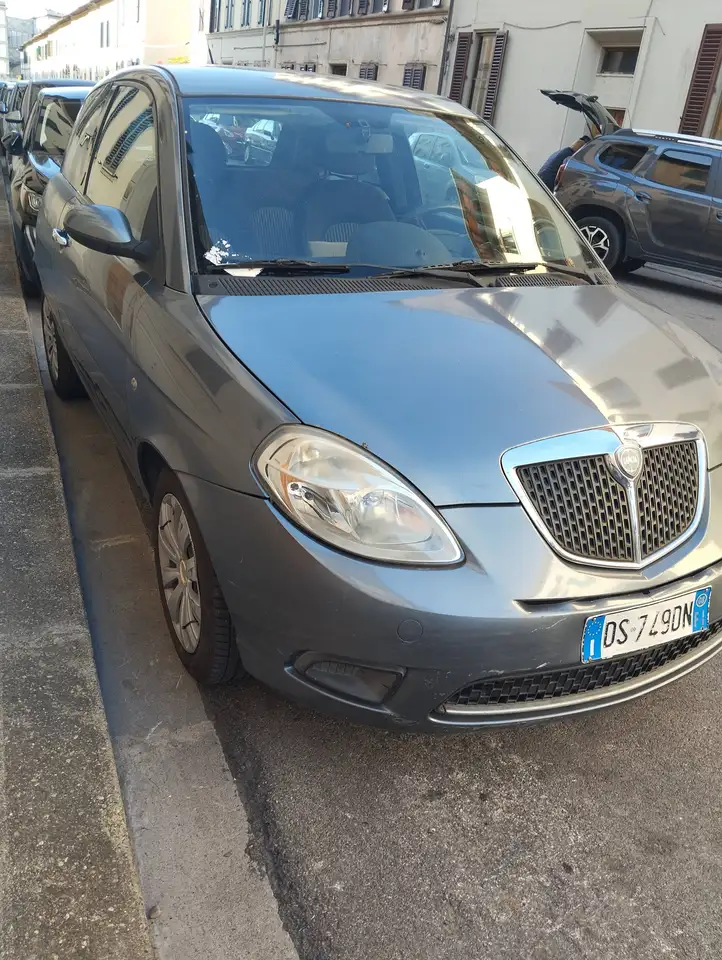 Lancia Ypsilon