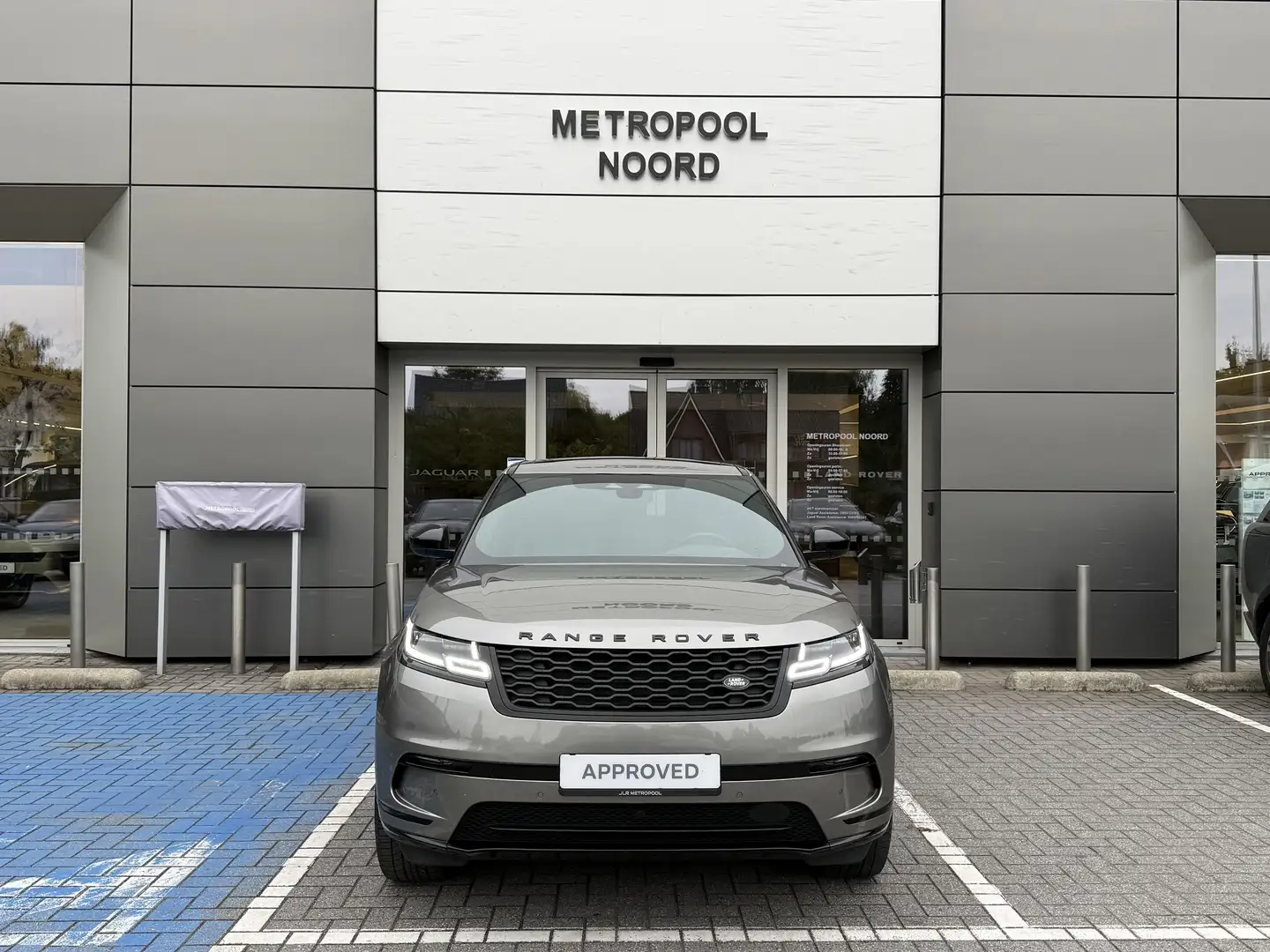 Land Rover Range Rover Velar P400e SE AWD Beige - 2