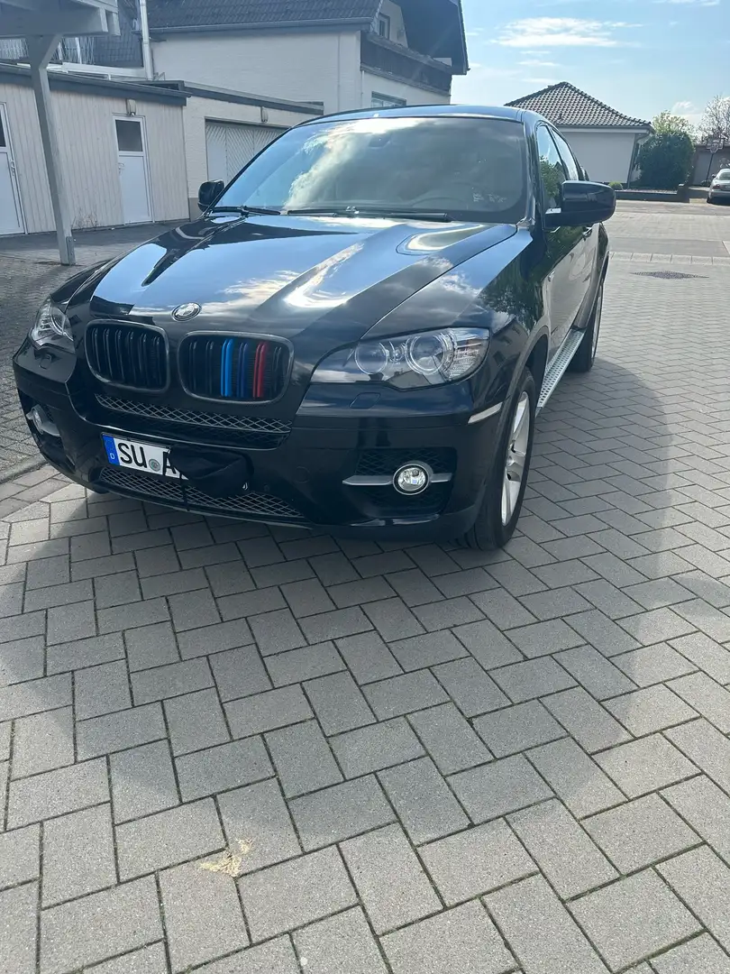BMW X6 xDrive50i Schwarz - 1