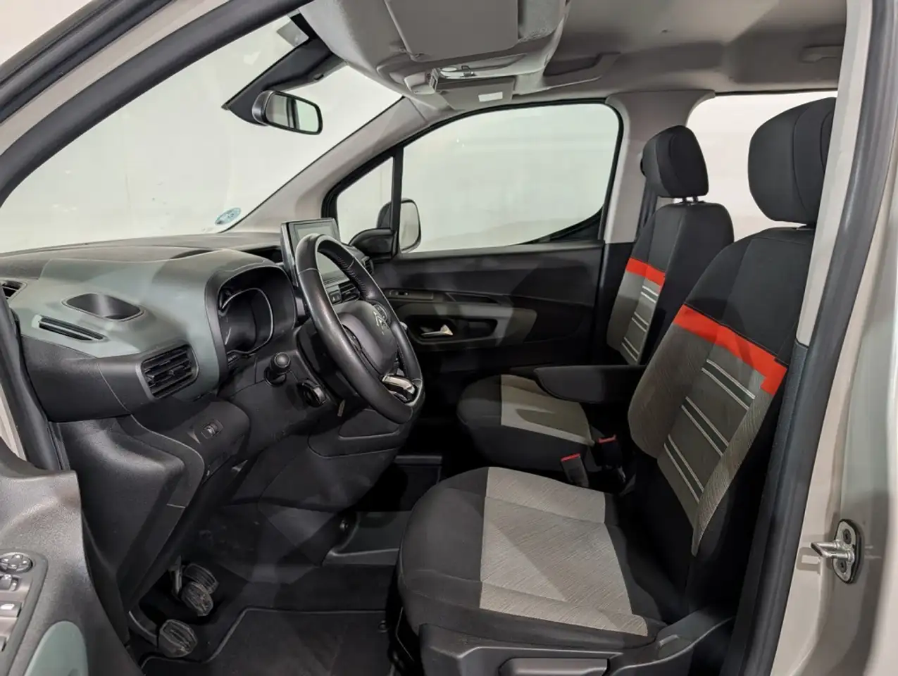 2022 Citroen Berlingo BlueHDi S&S Talla M Shine 100, photograph 12