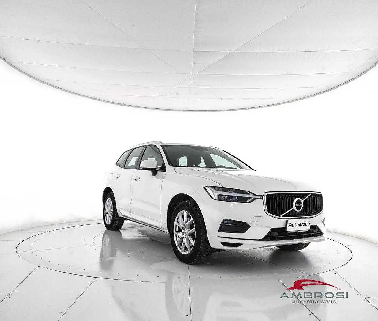 Volvo XC60 D4 AWD Geartronic Business Bianco - 2