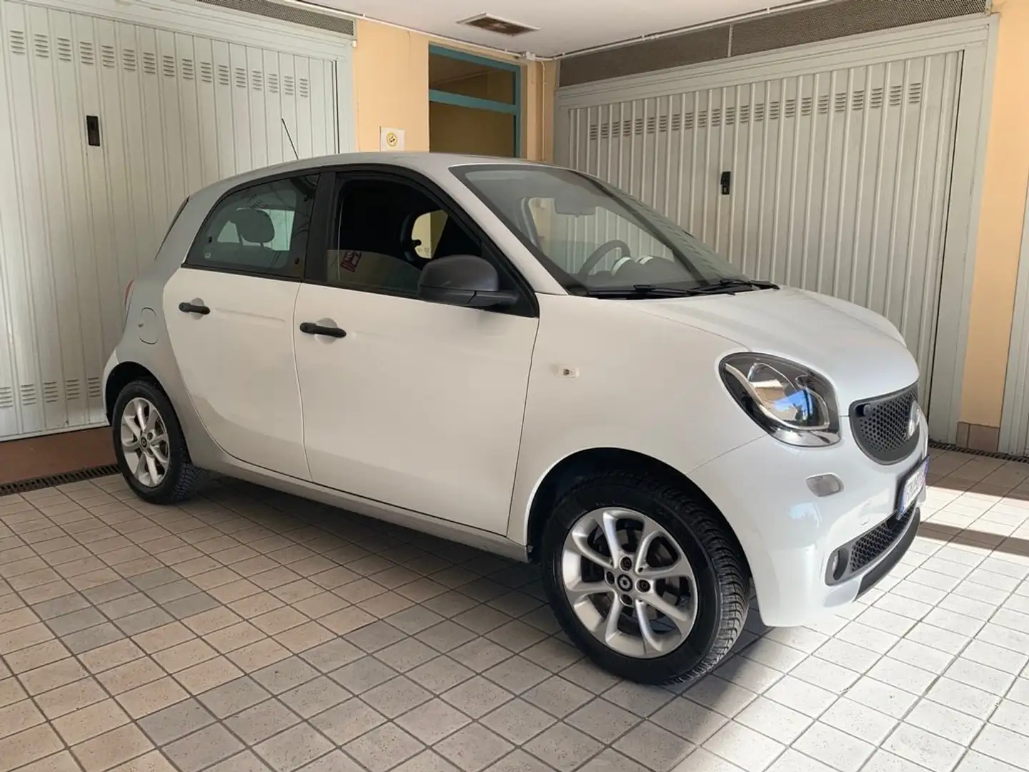 smart forFour Forfour II 2015 1.0 71cv Bianco - 2