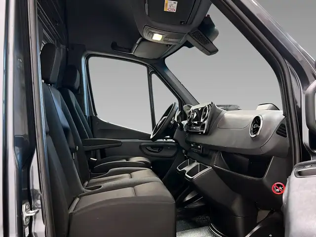 Mercedes-Benz Sprinter view 12