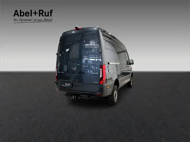 Mercedes-Benz Sprinter view 7