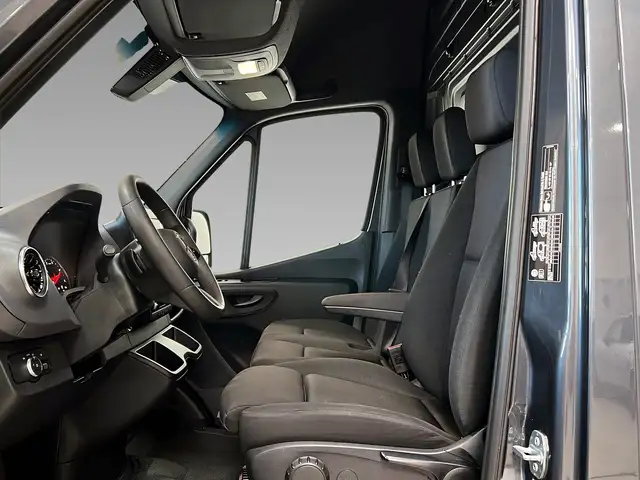 Mercedes-Benz Sprinter view 9