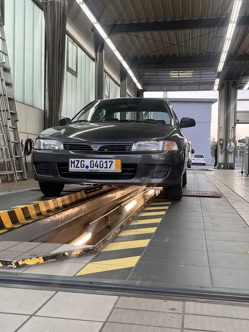 Mitsubishi Lancer 1300 GL - 1