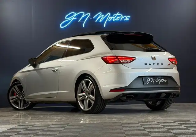 SEAT Leon view 4