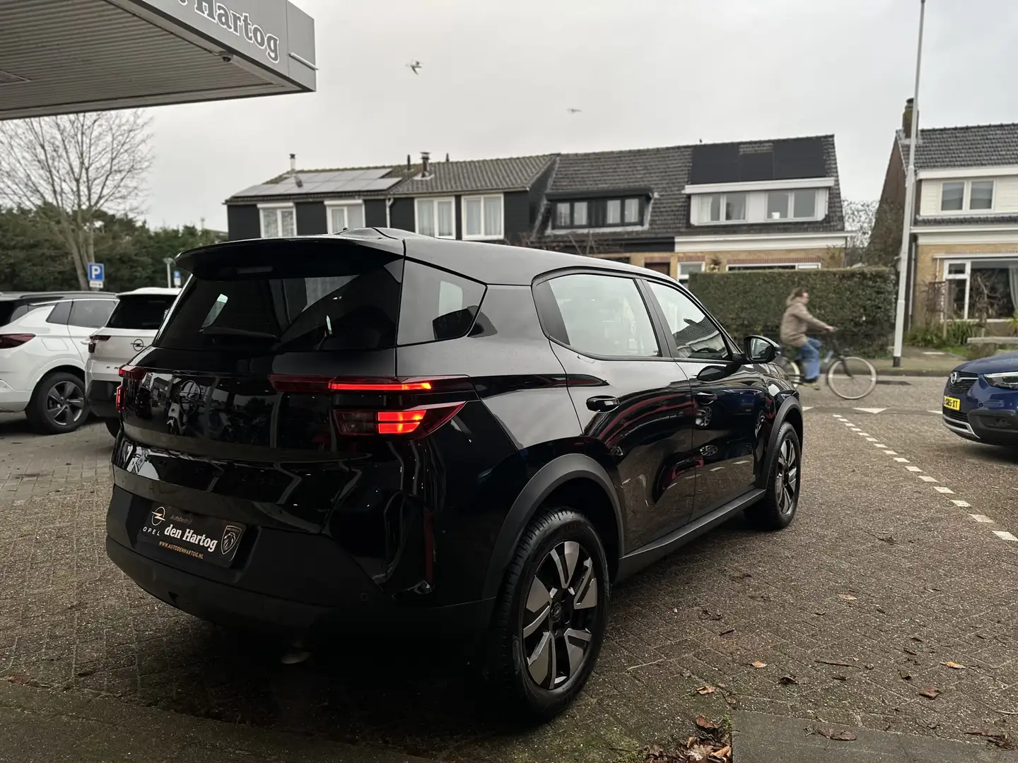 Opel Frontera 1.2 Turbo Hybrid Edition Navi/Stoel+stuur verwarmi Noir - 2