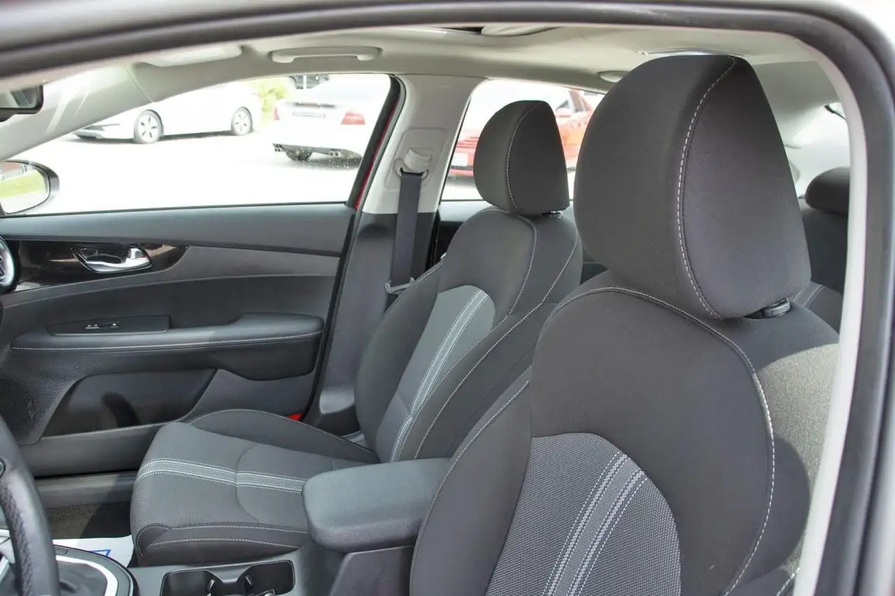 Kia Forte снимка Kia Forte