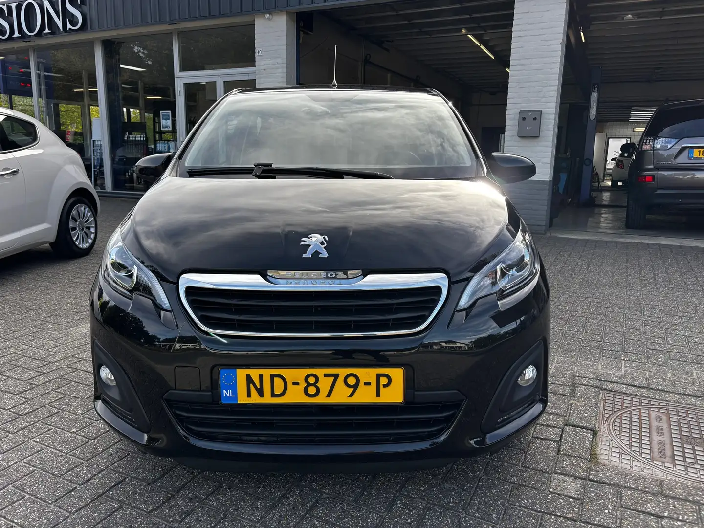 Peugeot 108 1.0 e-VTi Active, APK en 40.299 Km NAP|6 mnd garan Zwart - 2