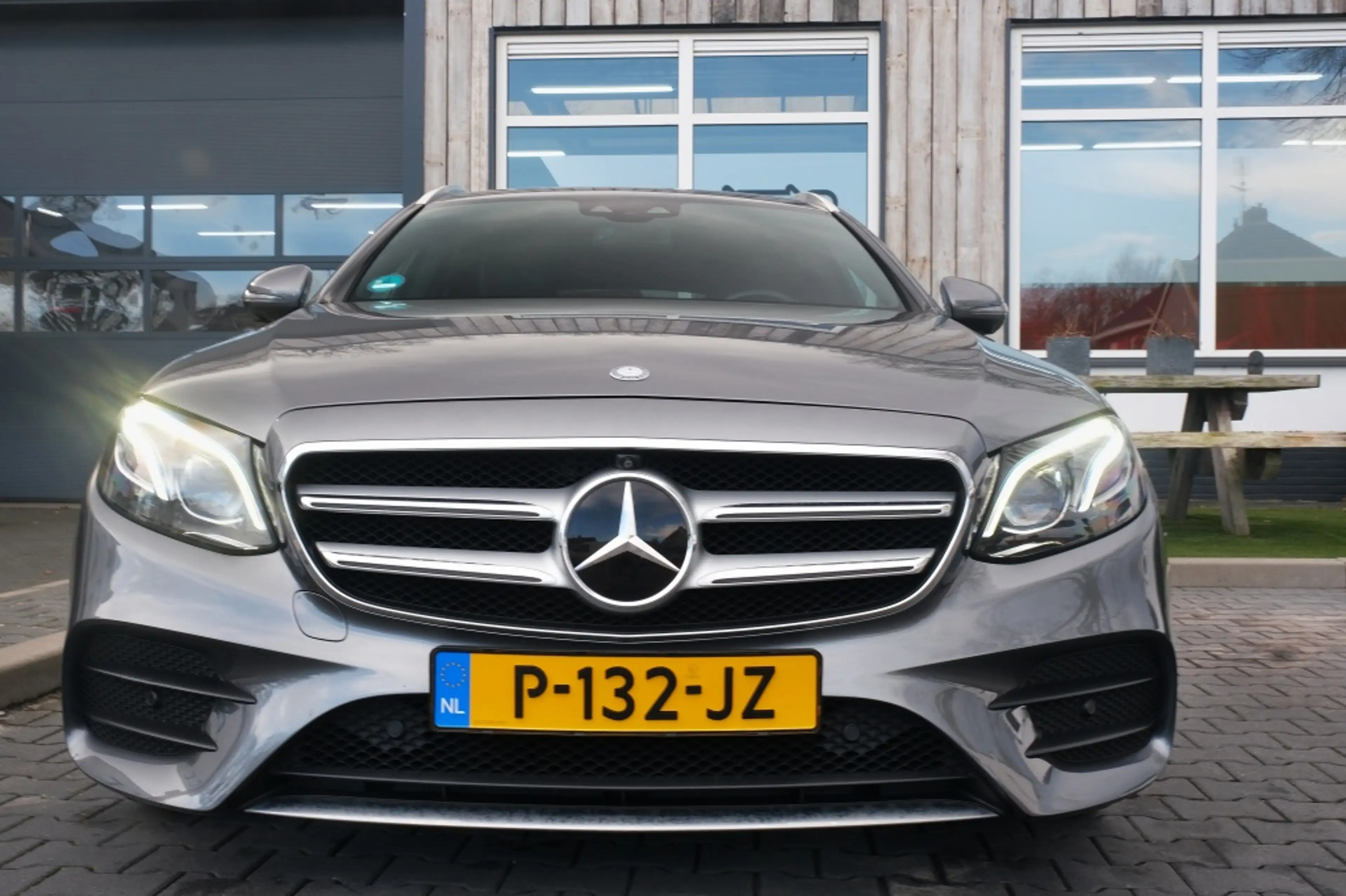 Mercedes-Benz E 250 Estate AMG-Line Burmester, Trekhaak, HUD, Zeer net — photo 5