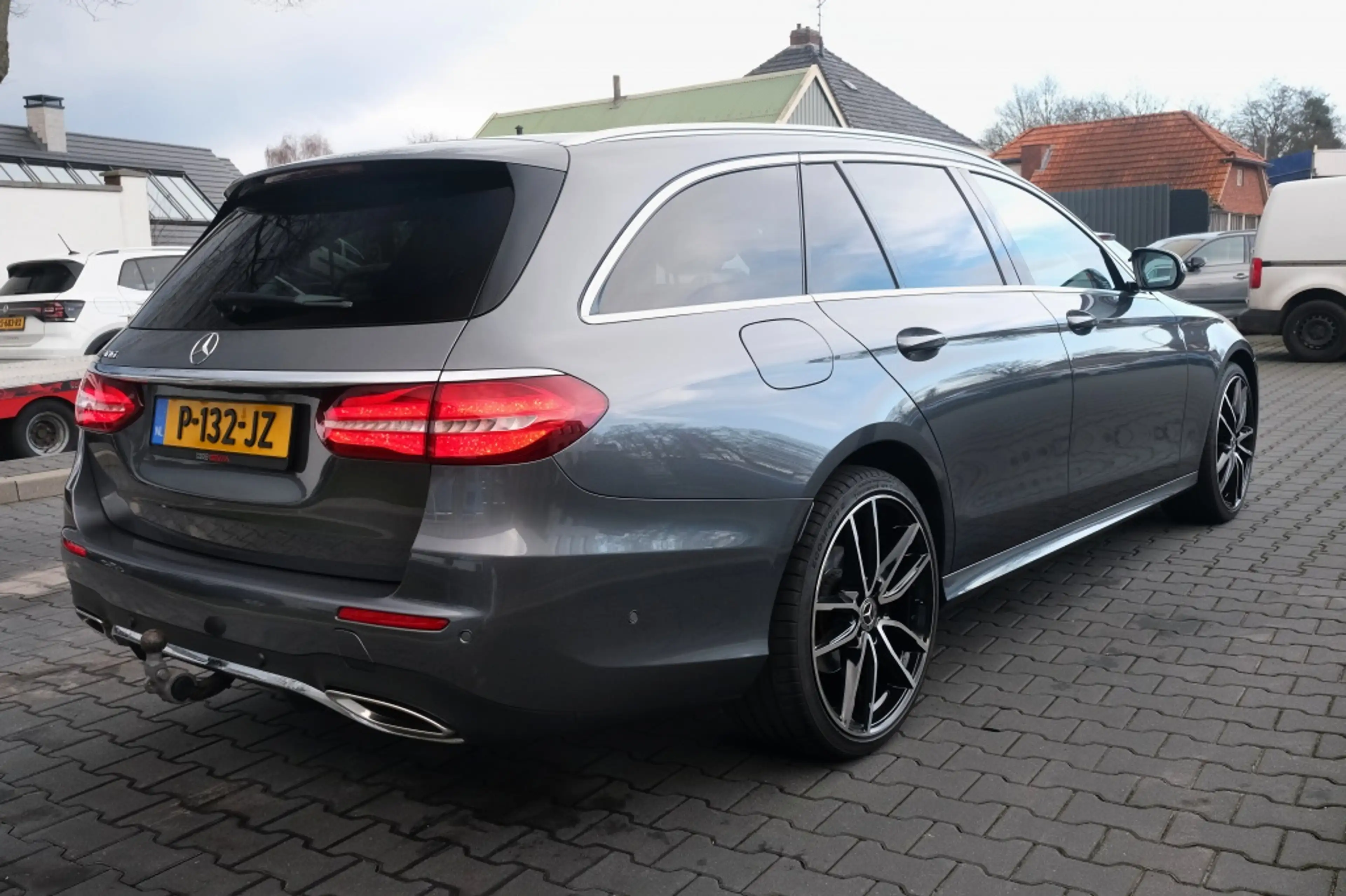Mercedes-Benz E 250 Estate AMG-Line Burmester, Trekhaak, HUD, Zeer net — photo 8