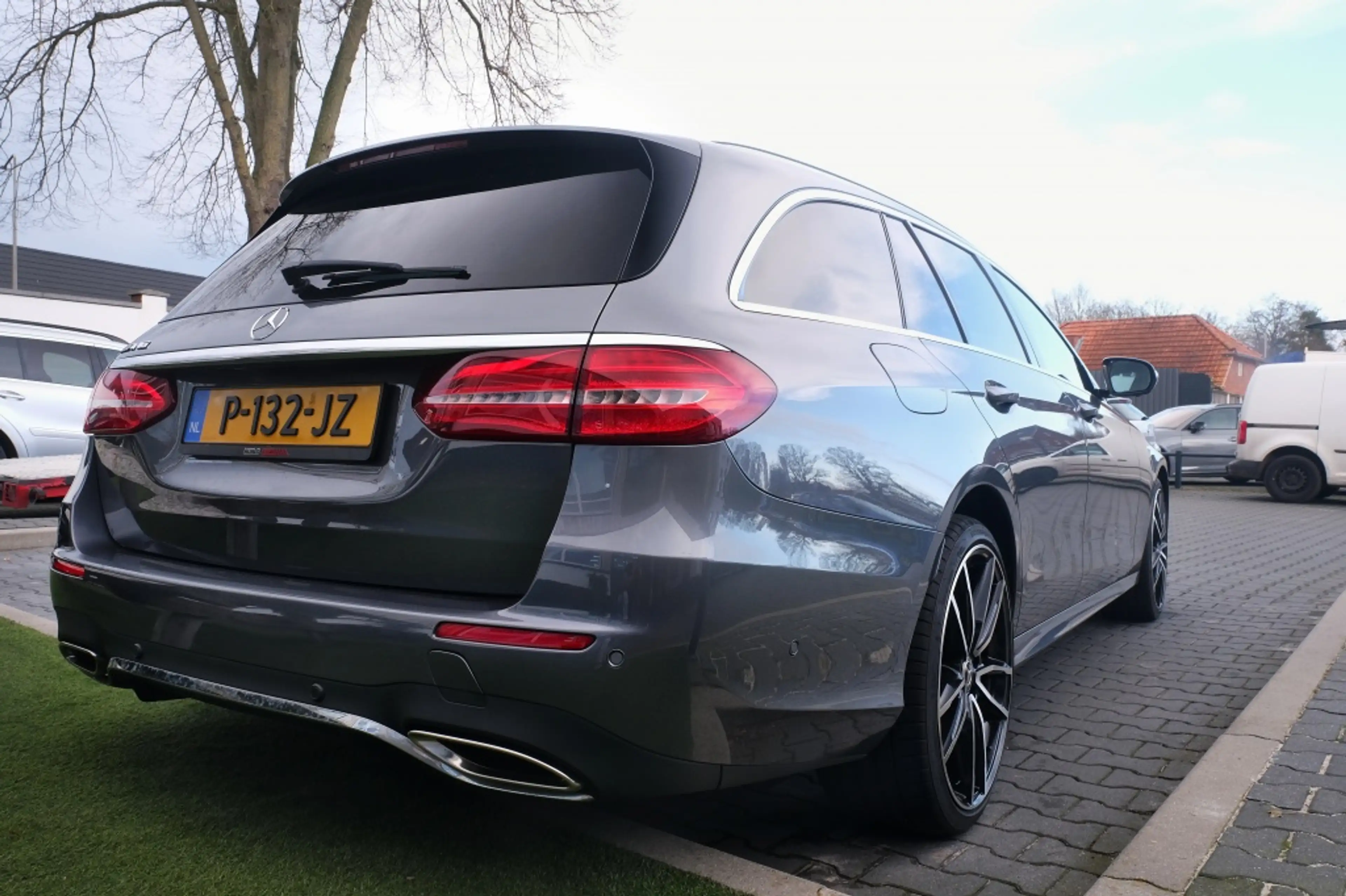 Mercedes-Benz E 250 Estate AMG-Line Burmester, Trekhaak, HUD, Zeer net — photo 10