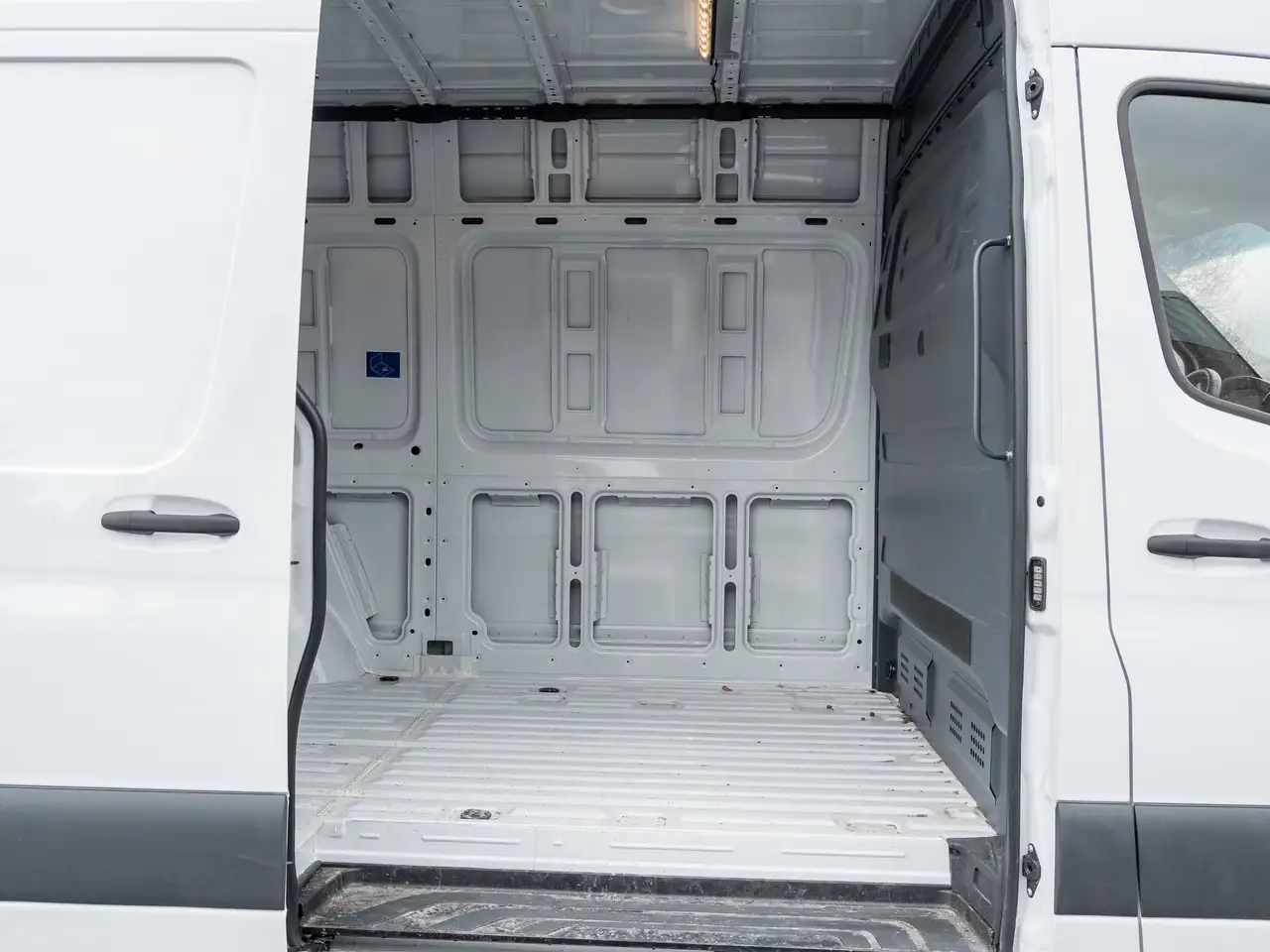 Mercedes-Benz Sprinter снимка Mercedes-Benz Sprinter
