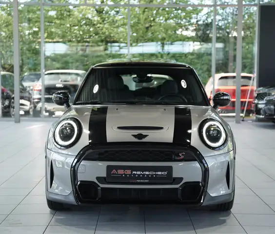 Mini Cooper Cooper view 4