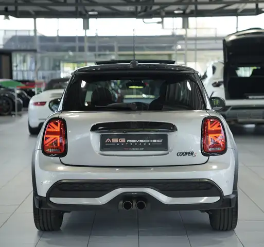 Mini Cooper Cooper view 9