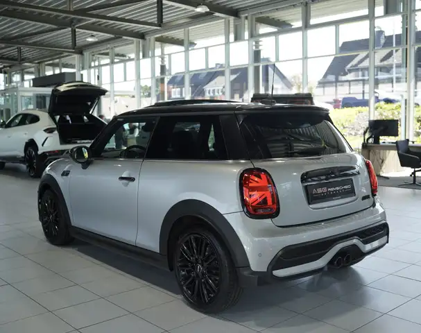 Mini Cooper Cooper view 10