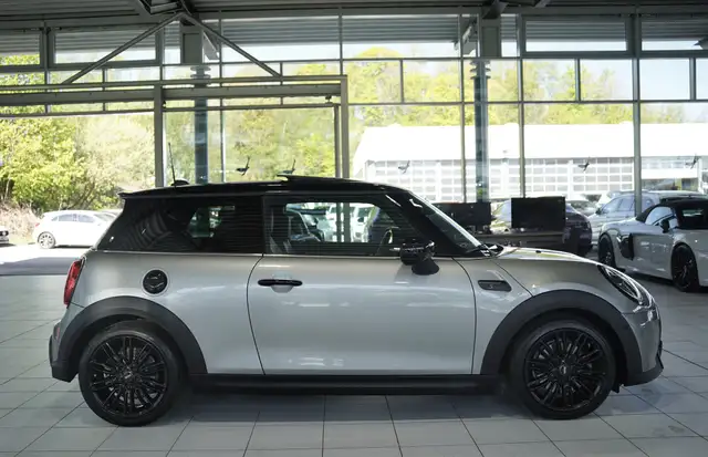 Mini Cooper Cooper view 6