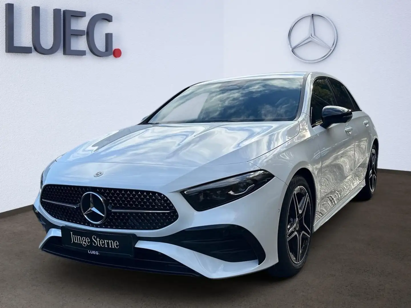 Mercedes-Benz A 180 d Kompakt AMG+360°KAMERA+WINTERPAKET+NIGHT Weiß - 1