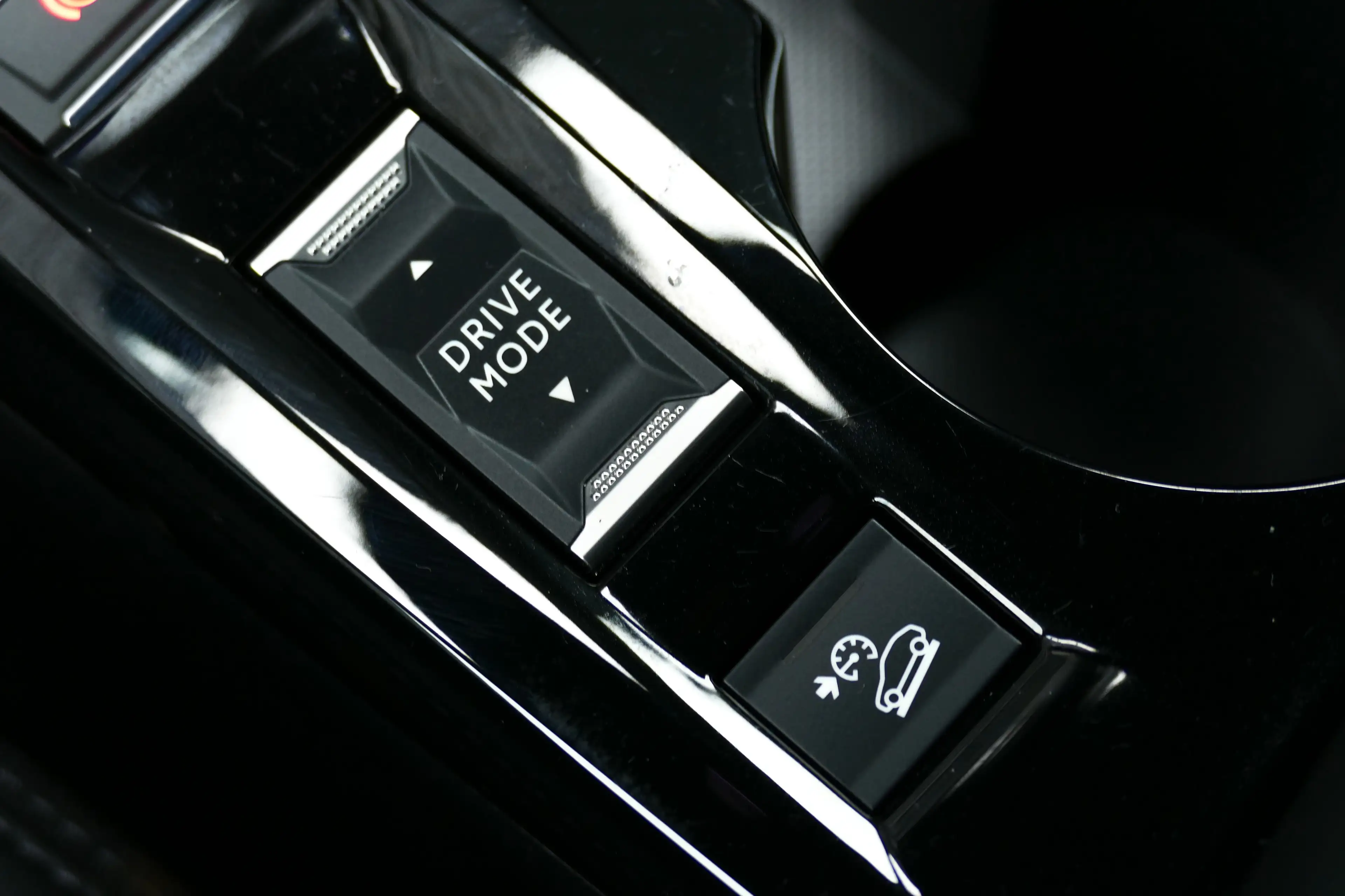 Peugeot e-2008 136PK 50KWH GT / CAMERA V+A / KEYLESS / FULL-LED / — photo 34