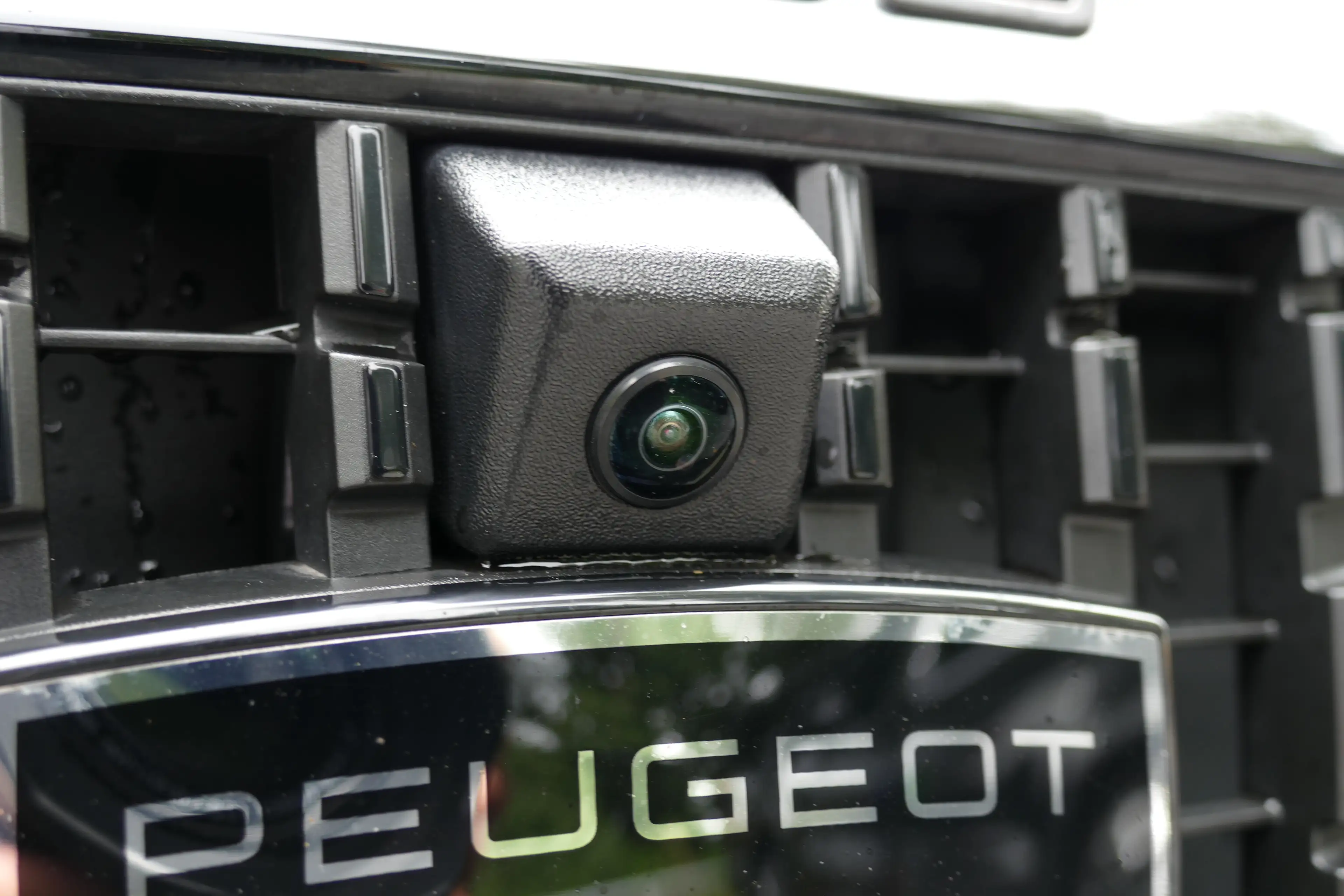 Peugeot e-2008 136PK 50KWH GT / CAMERA V+A / KEYLESS / FULL-LED / — photo 11