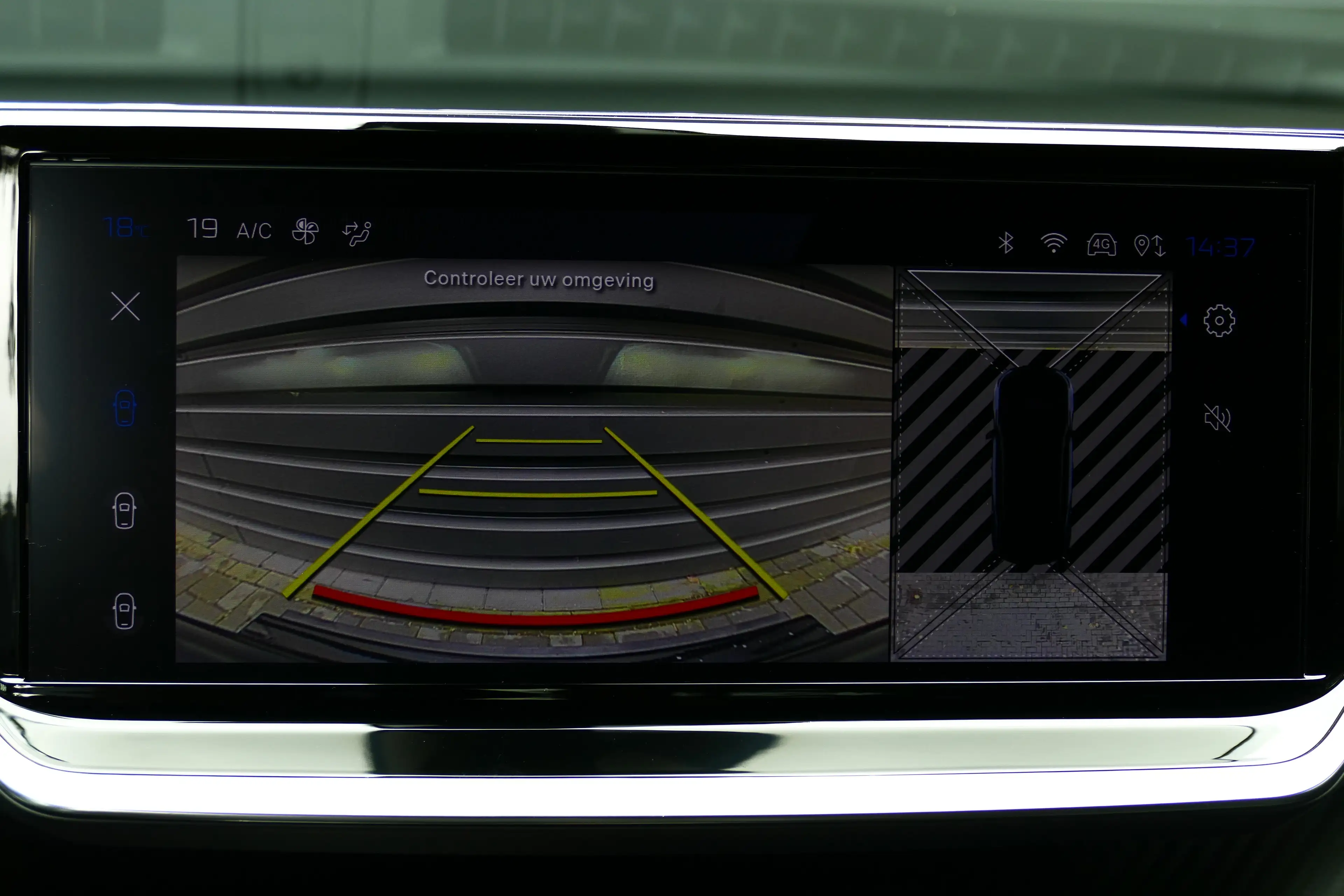 Peugeot e-2008 136PK 50KWH GT / CAMERA V+A / KEYLESS / FULL-LED / — photo 26