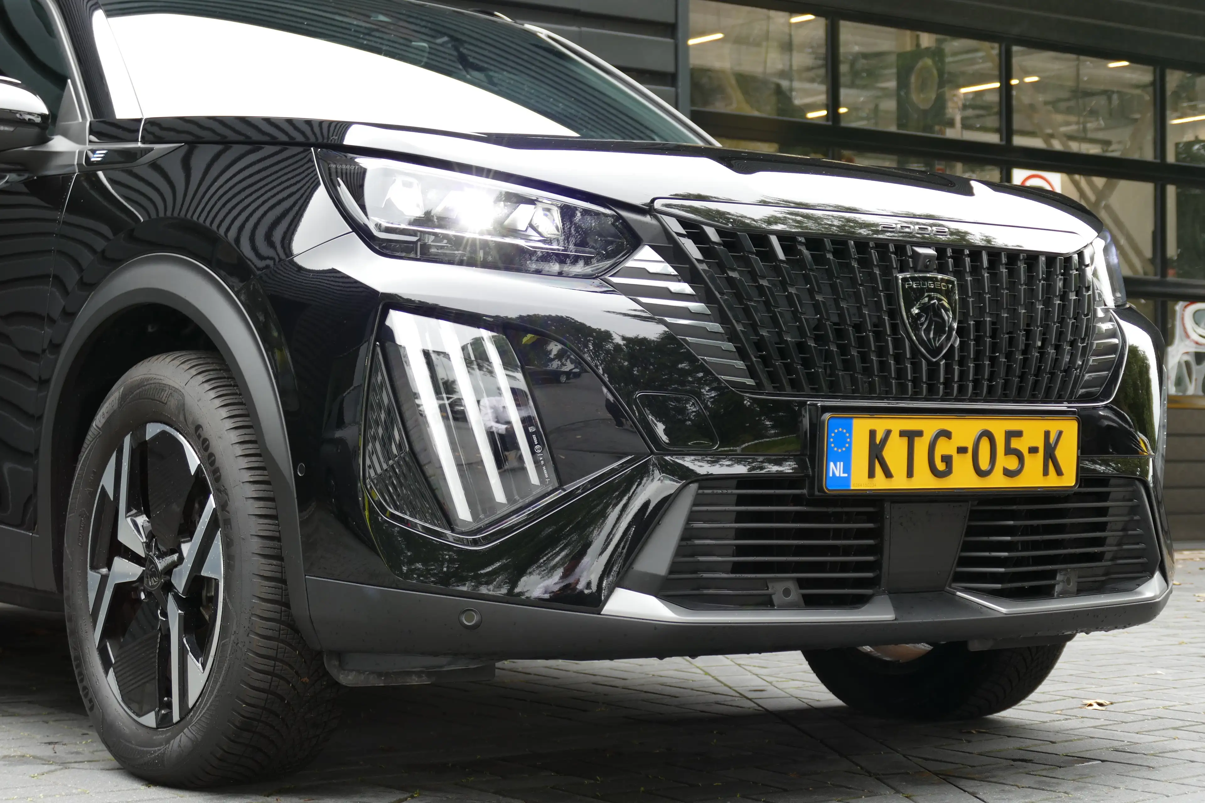 Peugeot e-2008 136PK 50KWH GT / CAMERA V+A / KEYLESS / FULL-LED / — photo 9