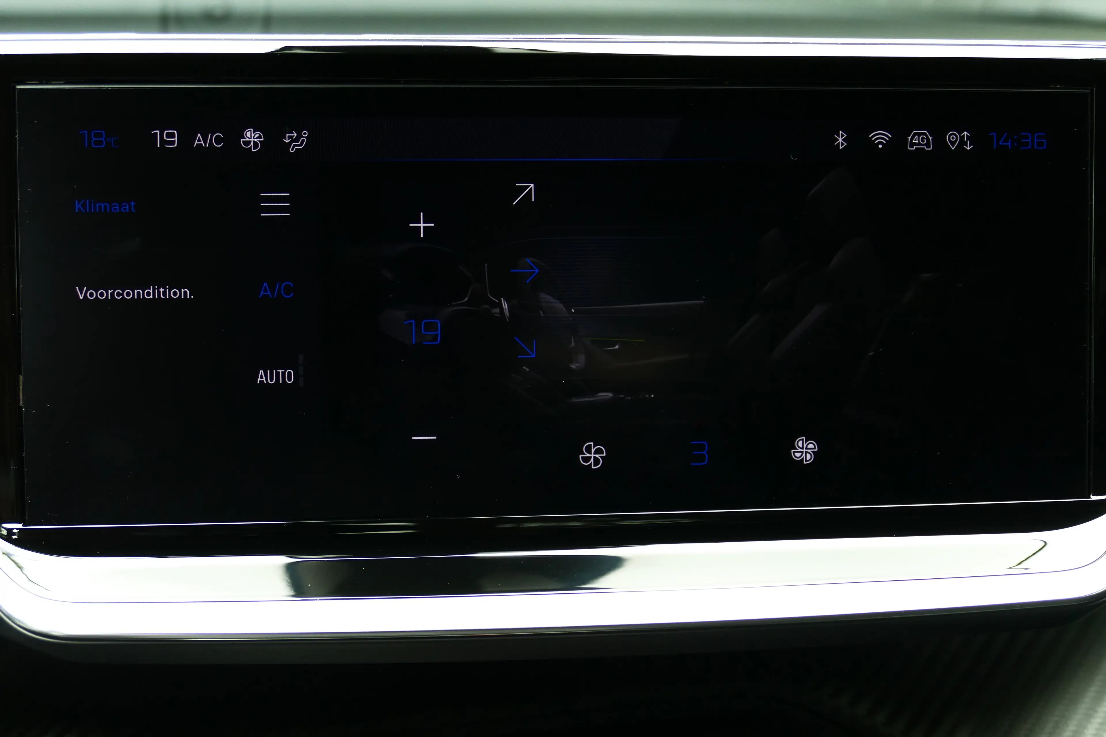 Peugeot e-2008 136PK 50KWH GT / CAMERA V+A / KEYLESS / FULL-LED / — photo 27