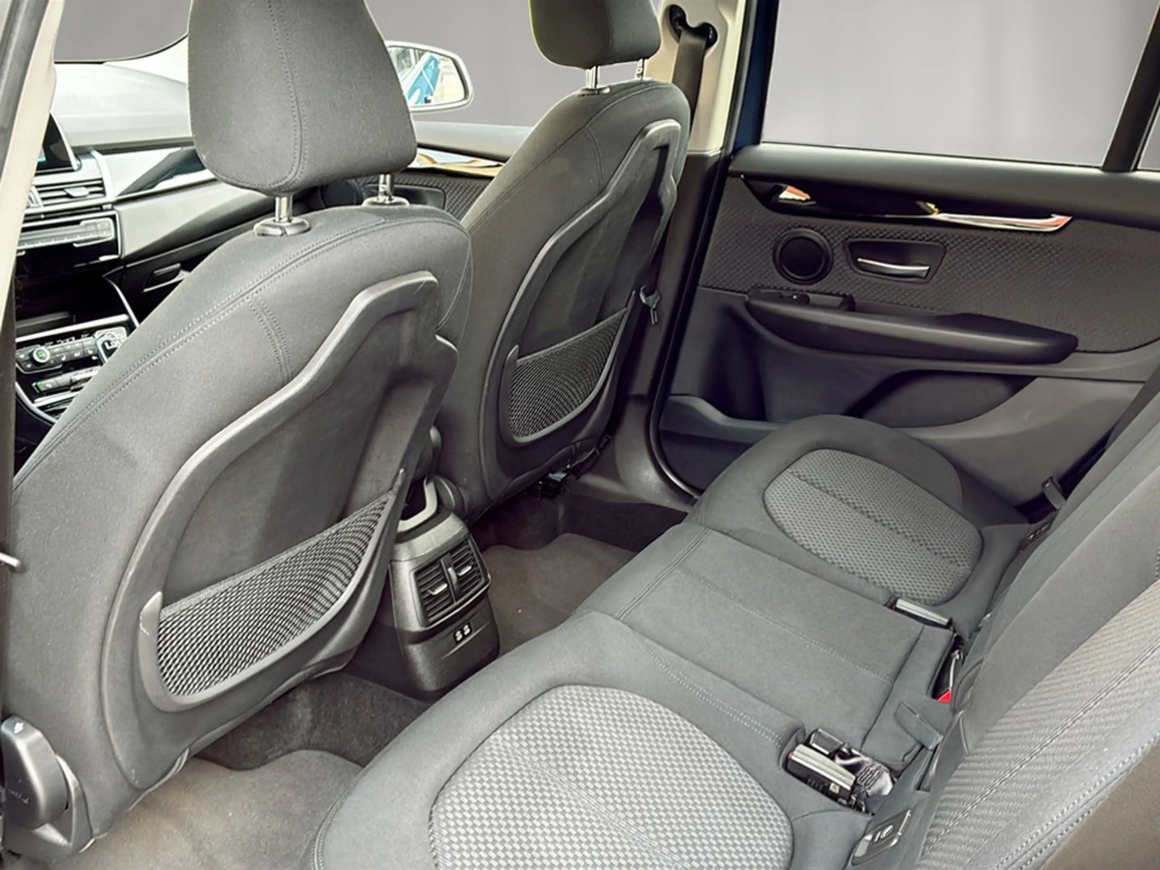 BMW 218 BMW 2 Gran Tourer 218 d Advantage — photo 11