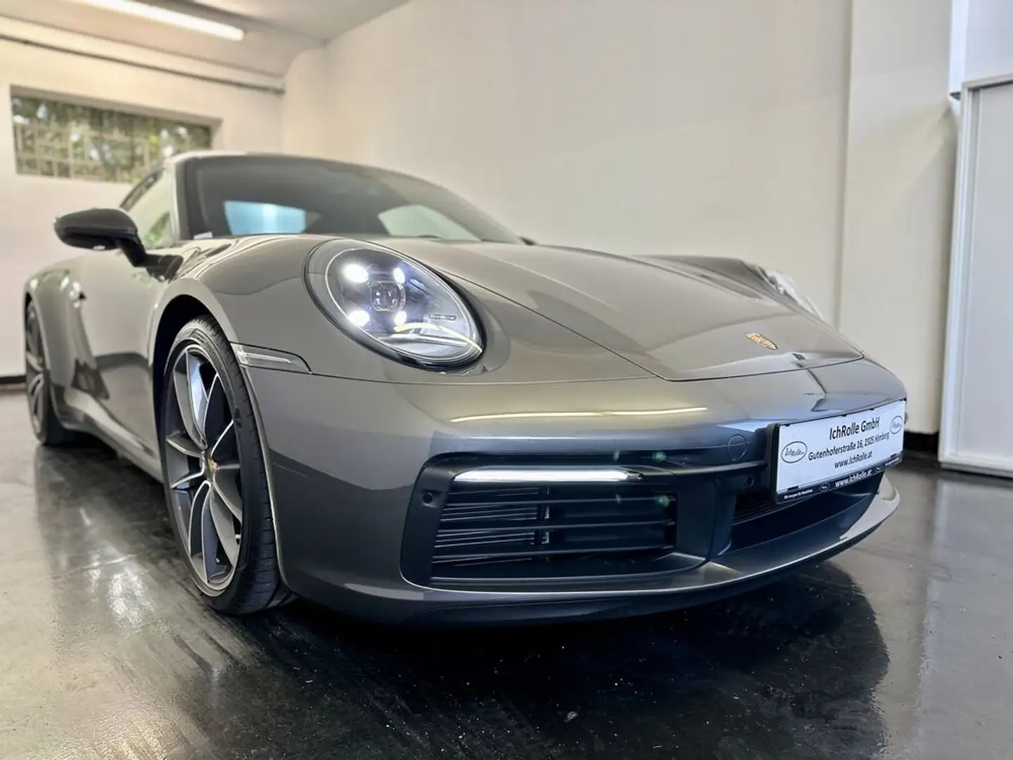 Porsche 911 Carrera Coupe PDK 992 Mj.2024 siva - 2