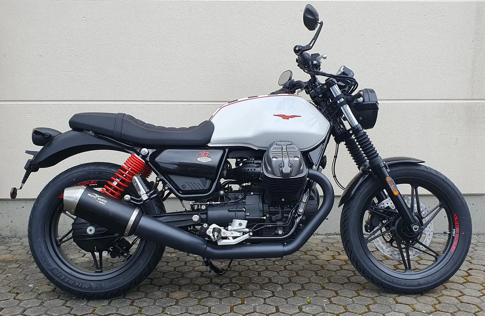 Moto Guzzi V 7 Special Edition - 1