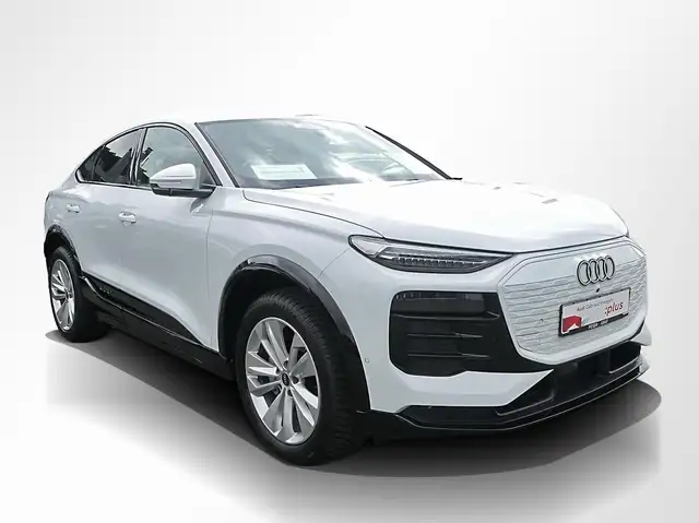 Audi Q6 e-tron view 3